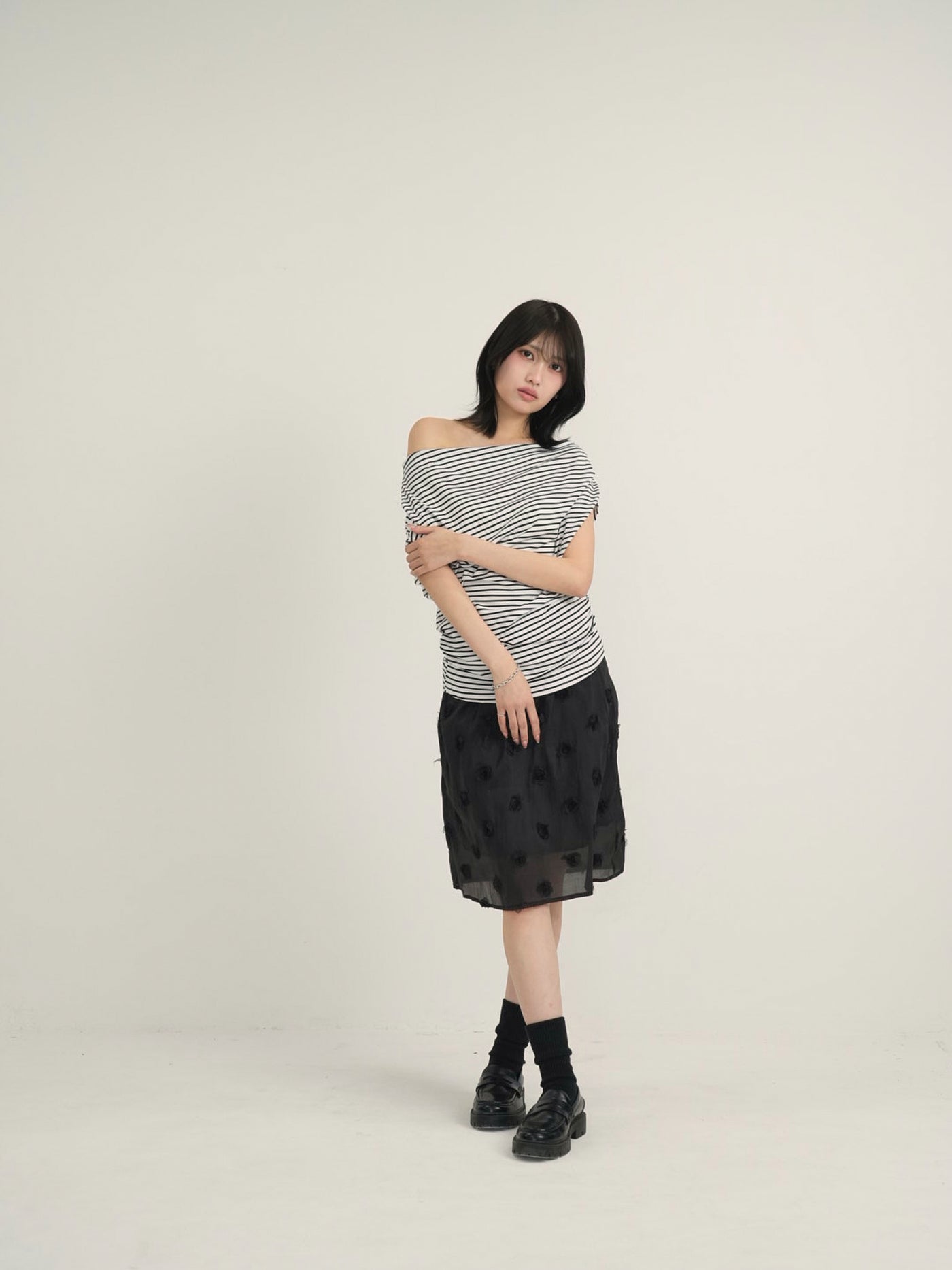 one shoulder border tee