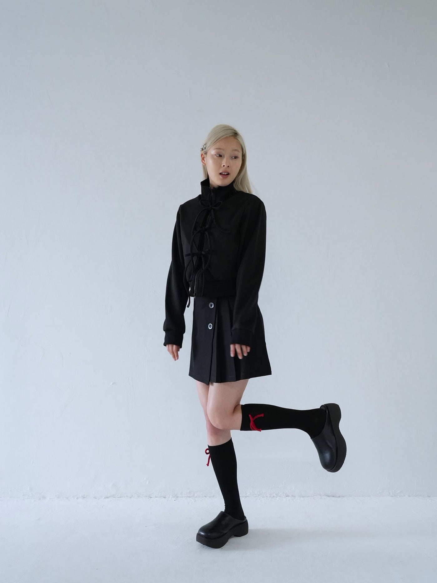 knee-high ribbon socks