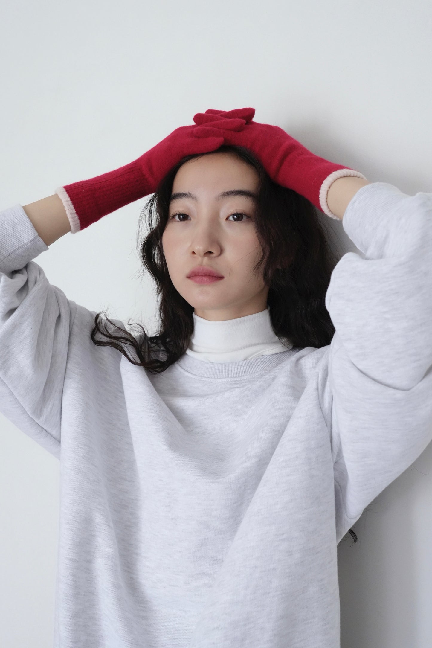 bicolor knit gloves