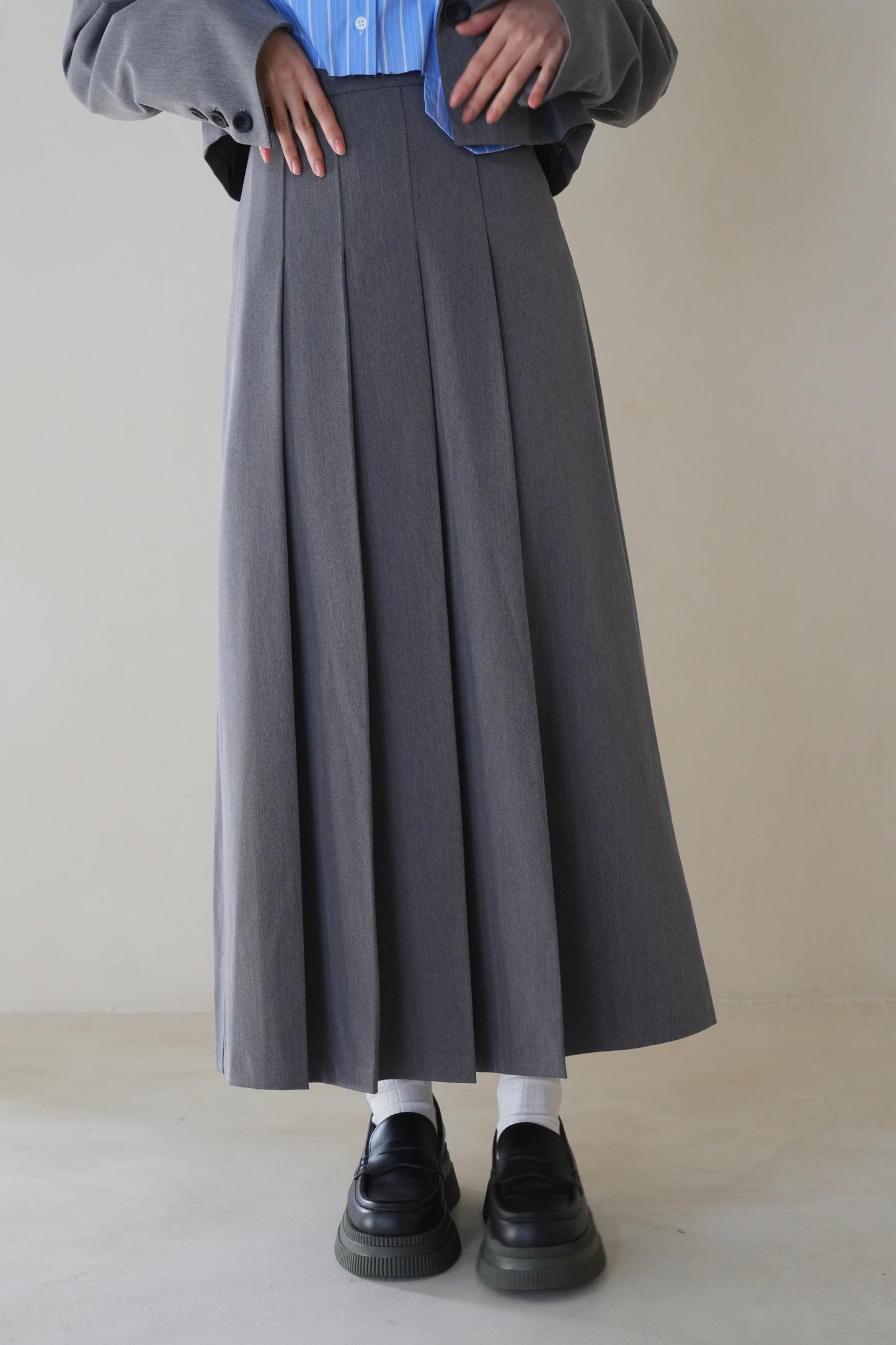 tuck pleats long skirt