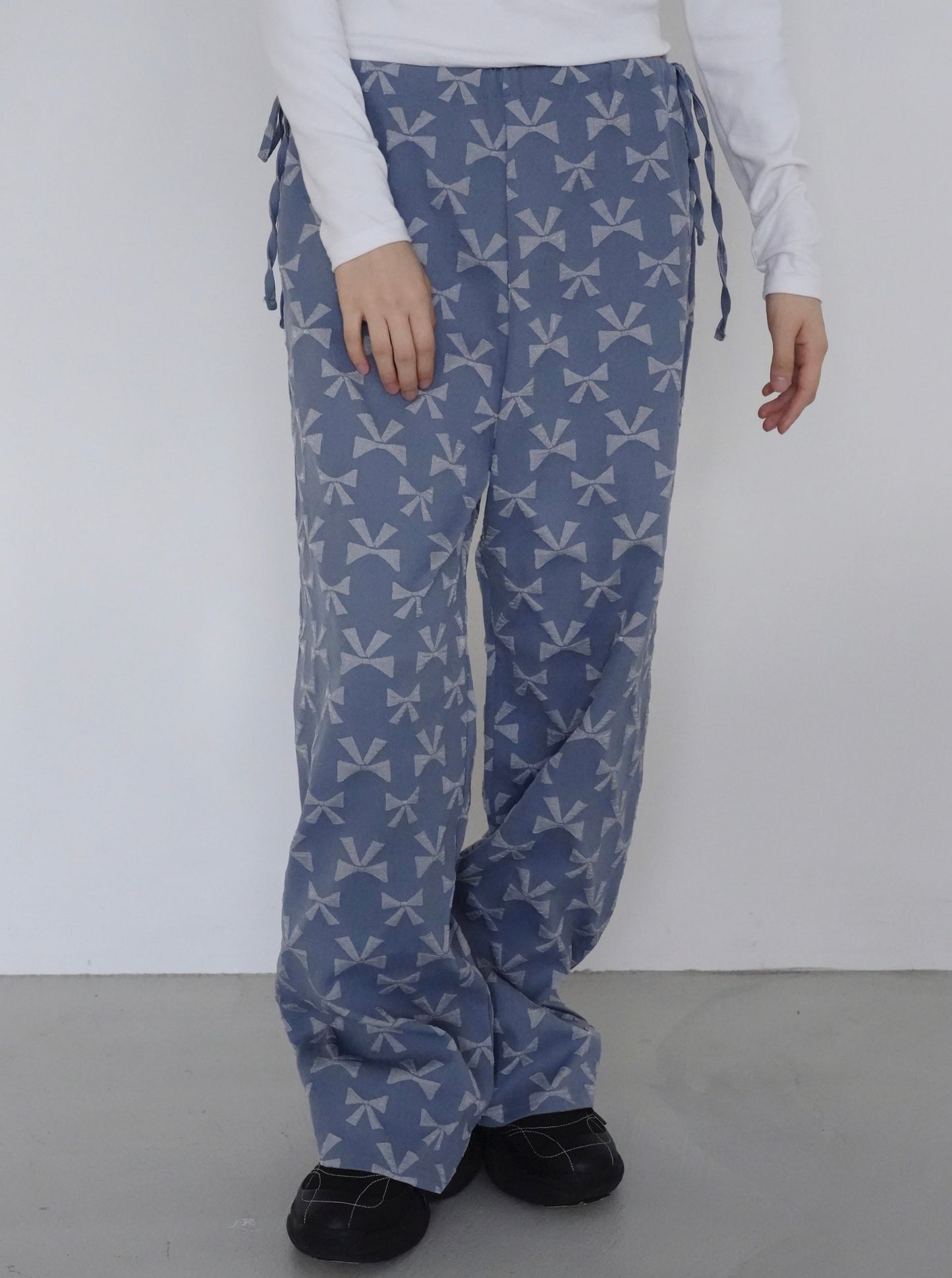 many ribbons pants