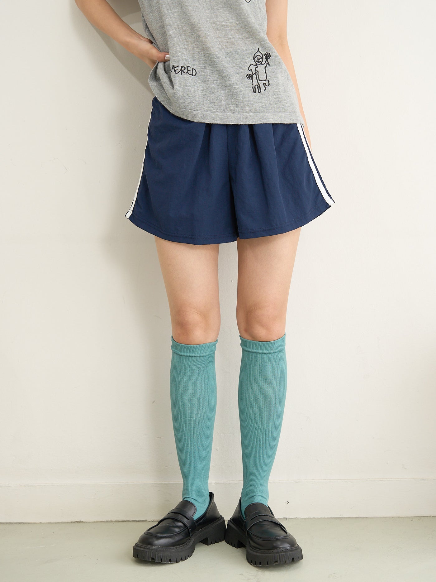 line short pants