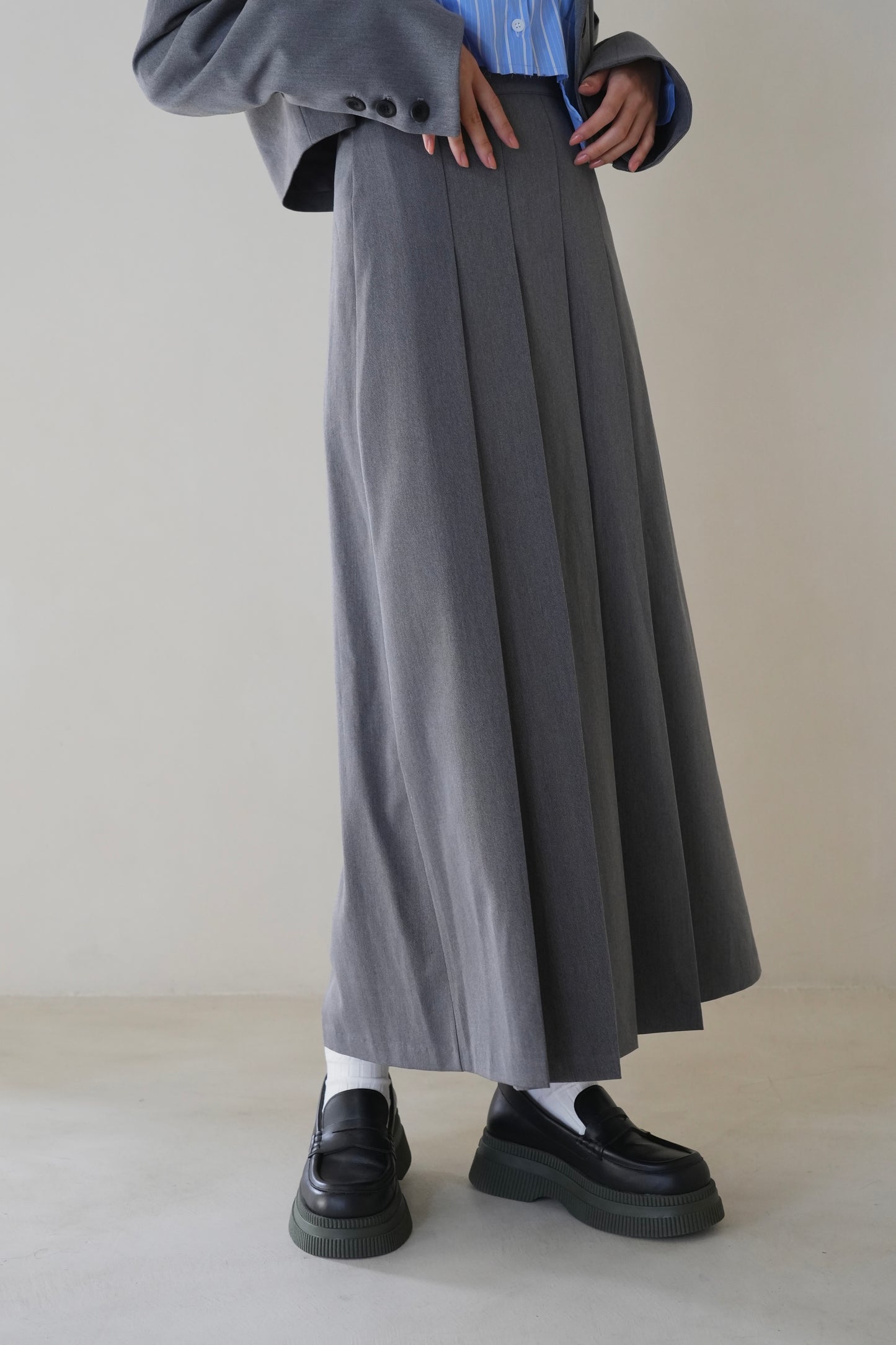tuck pleats long skirt