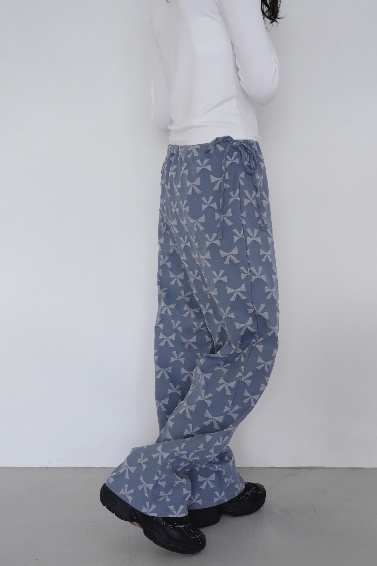 many ribbons pants