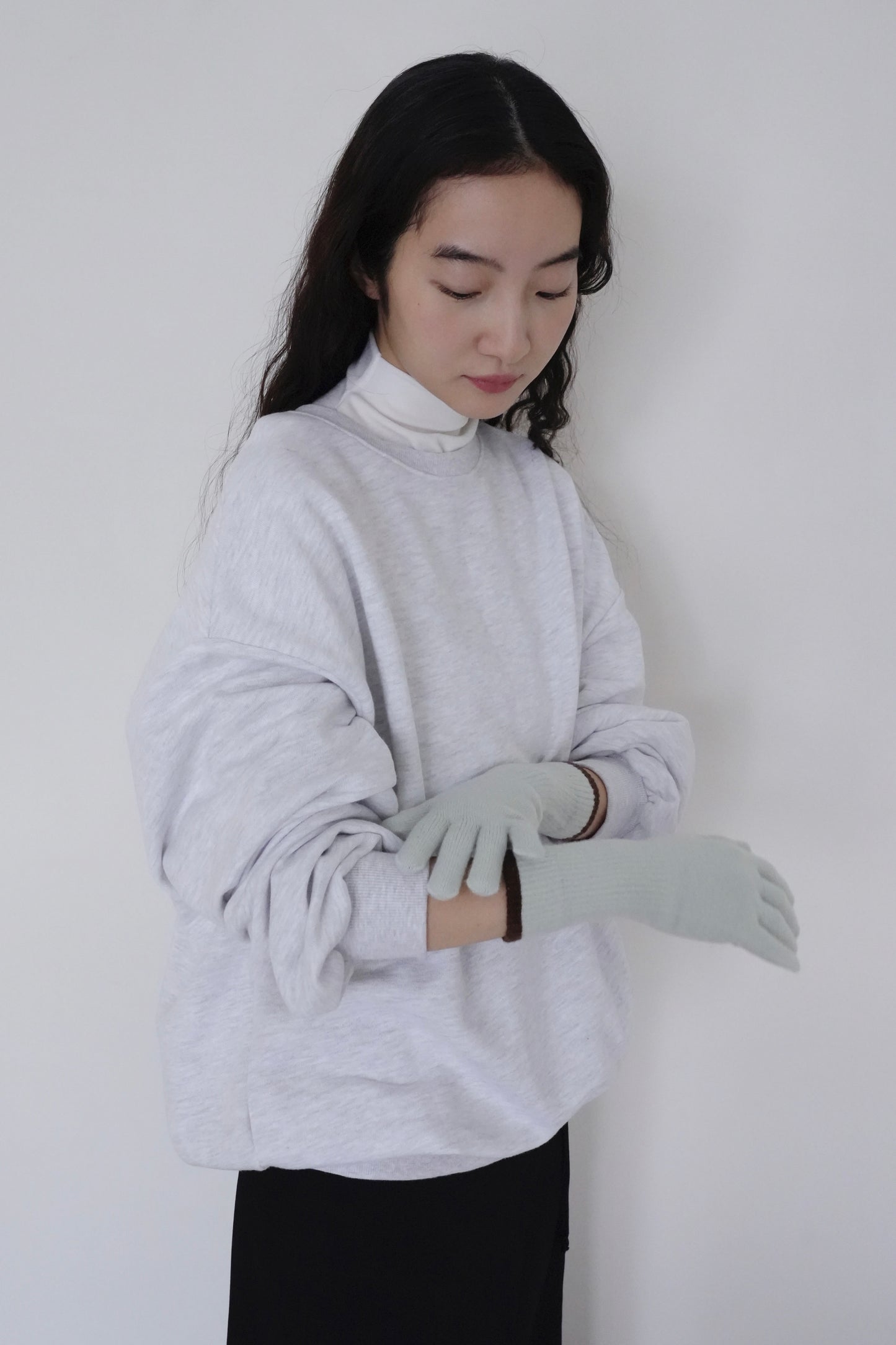 bicolor knit gloves