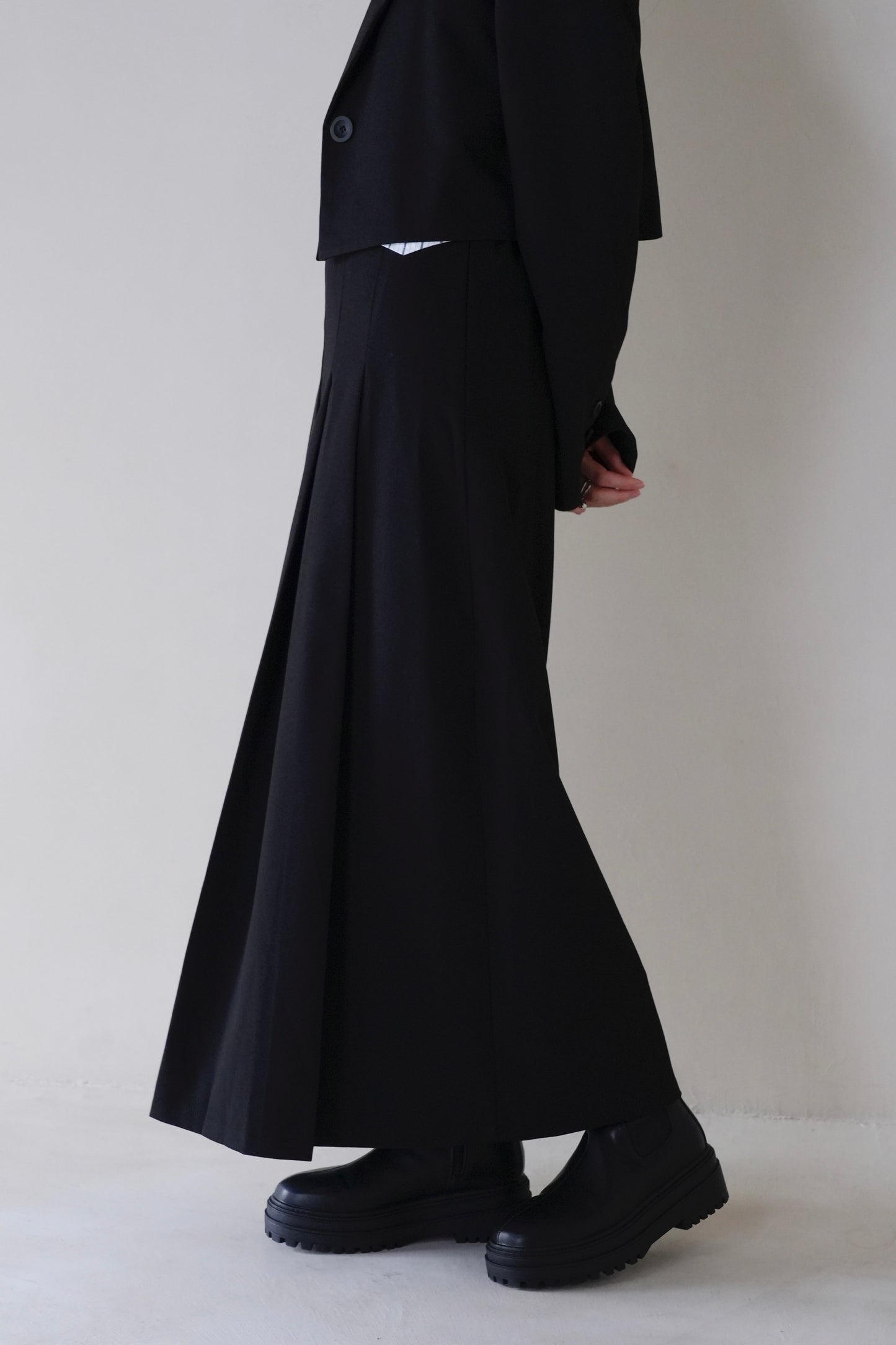 tuck pleats long skirt