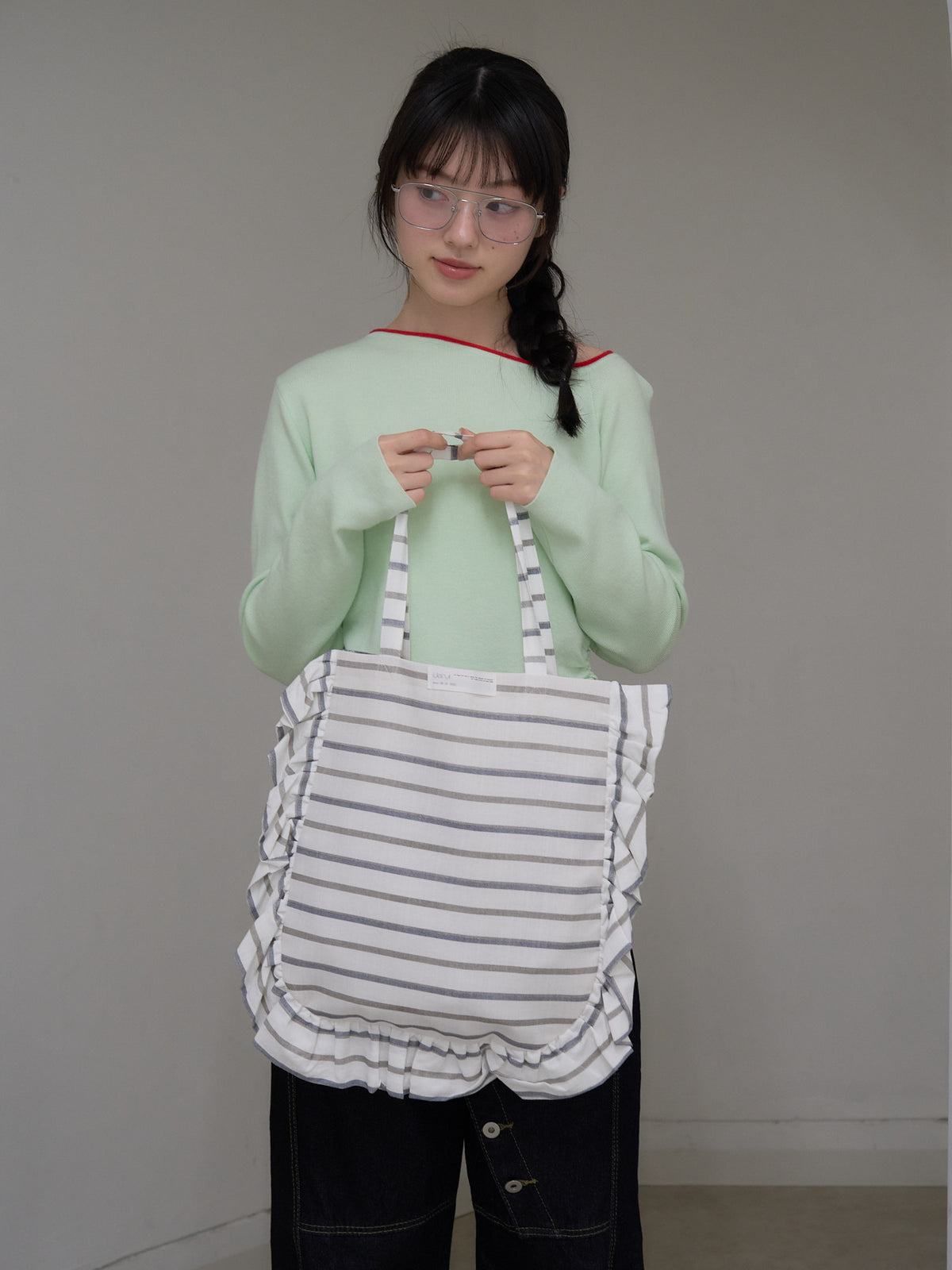 frill tote bag