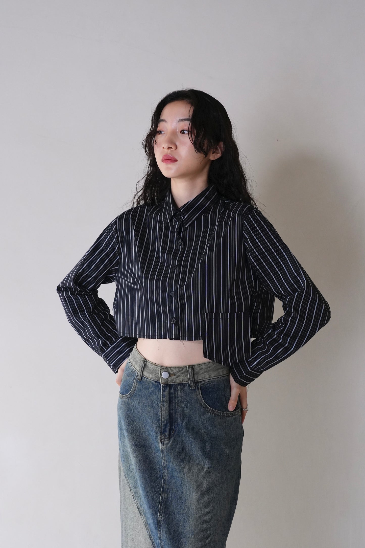 cropped stripe shirt