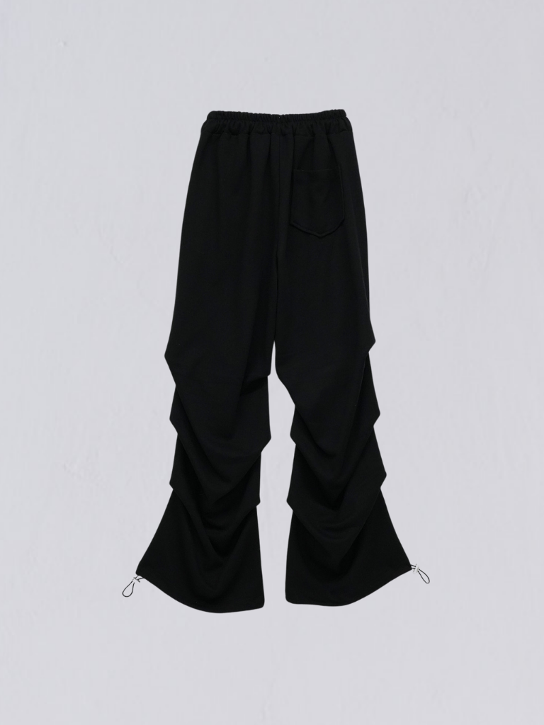 studs tuck sweat pants