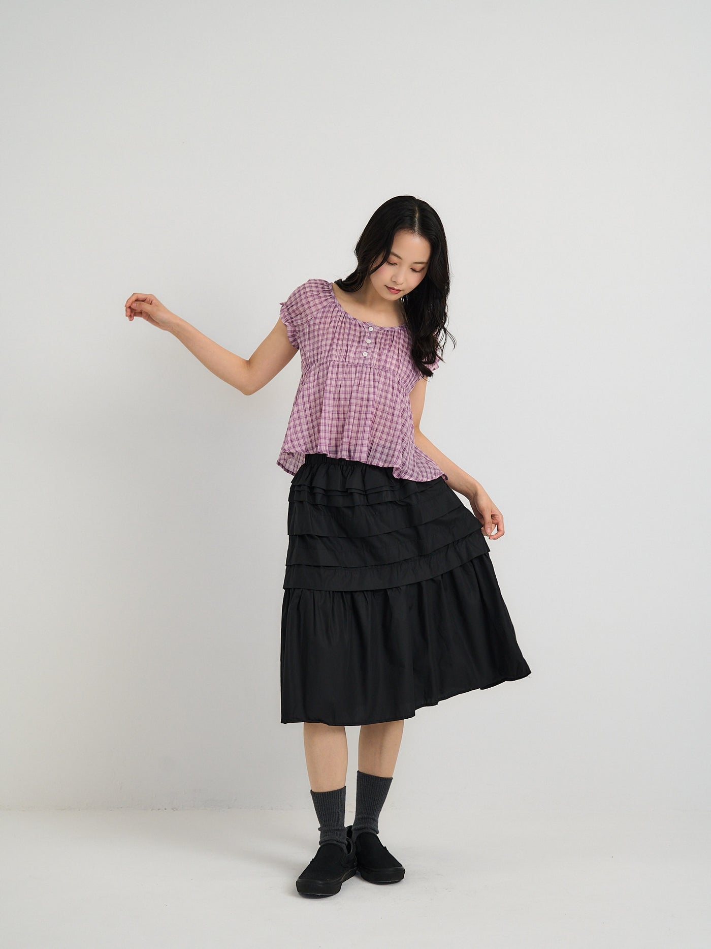 tiered pleated midi skirt