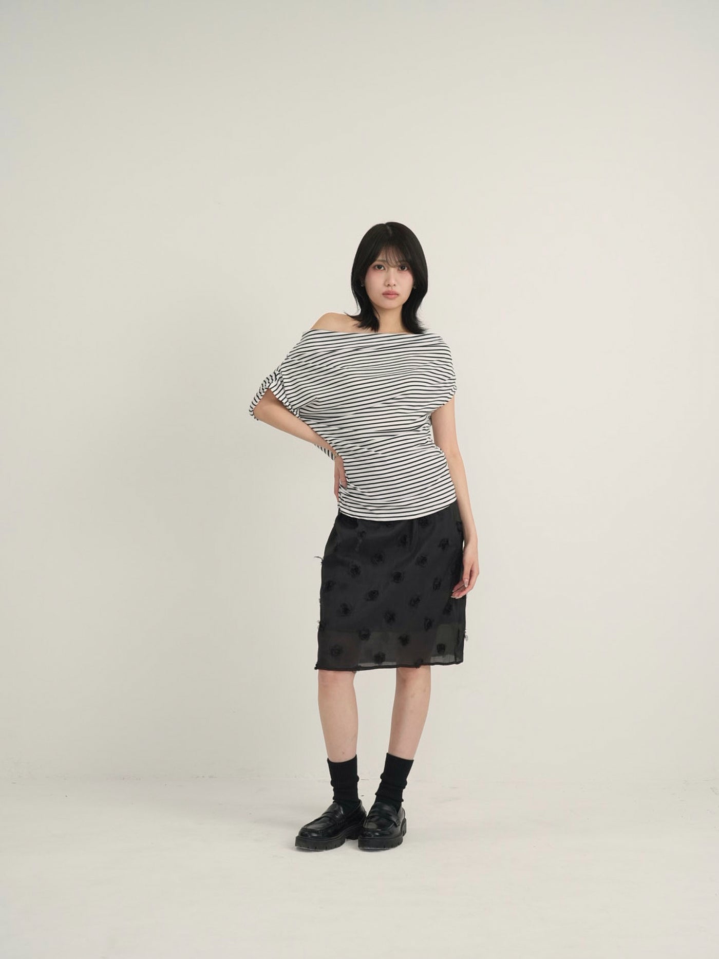 one shoulder border tee