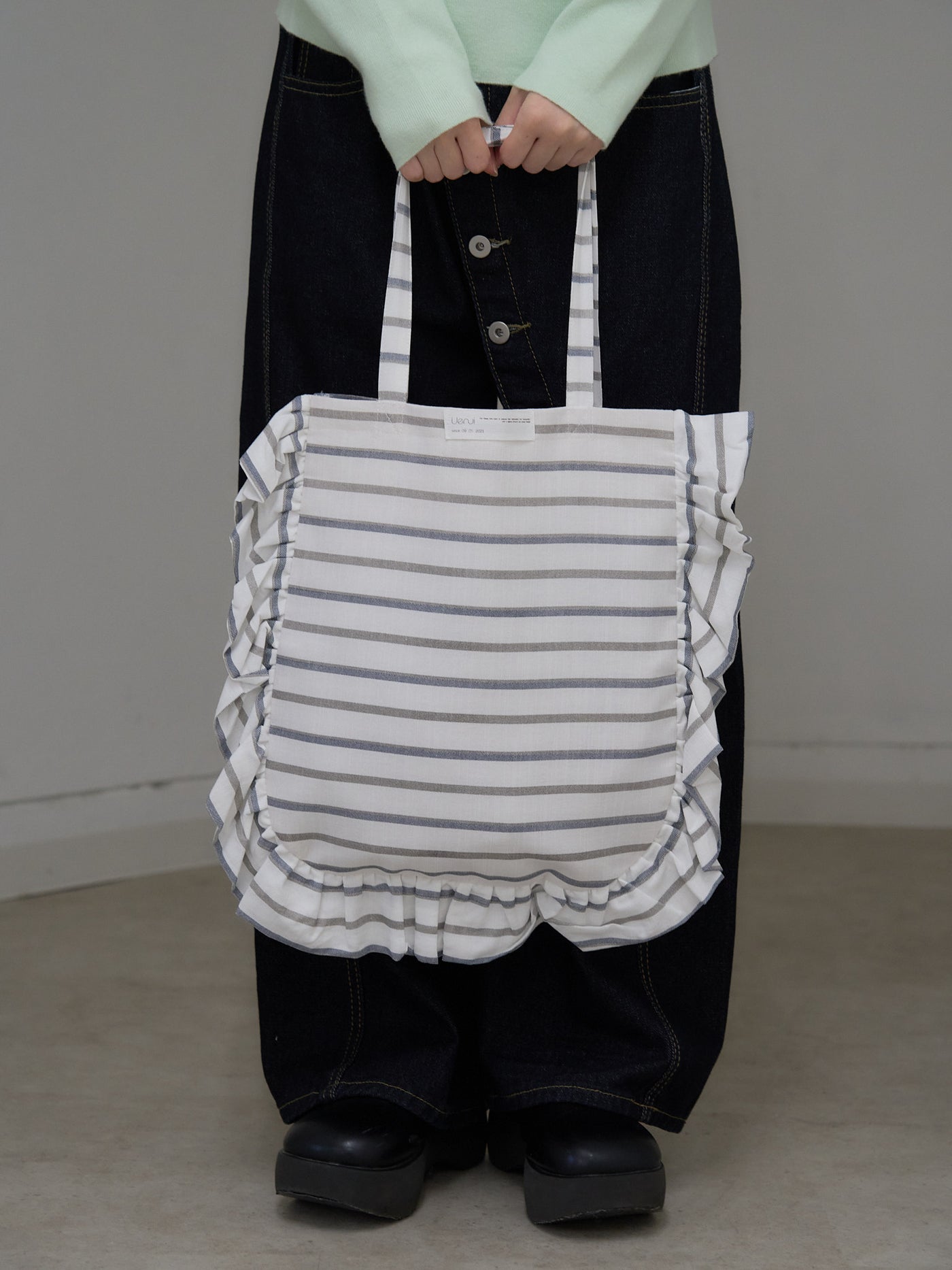 frill tote bag