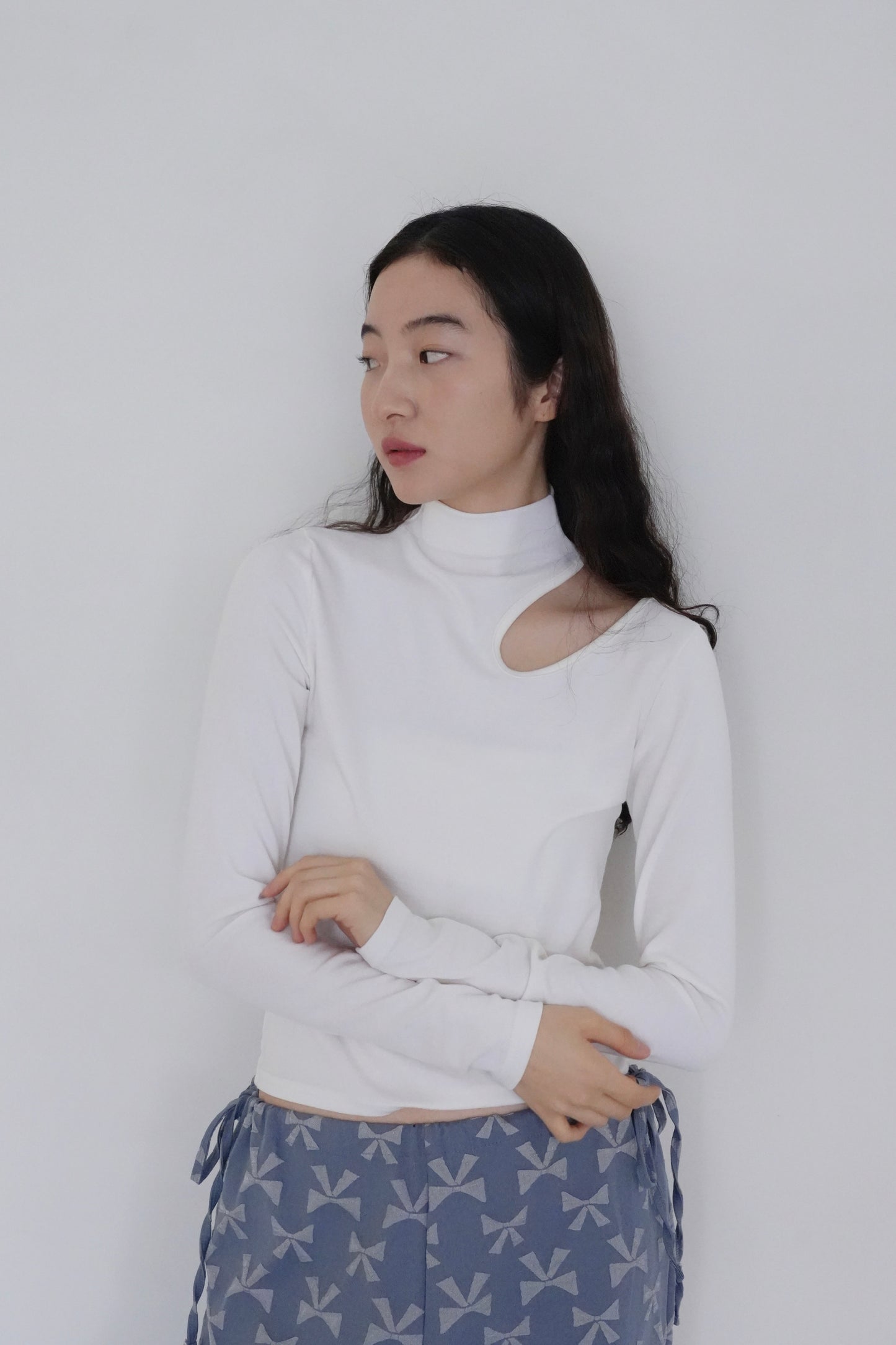 shoulder cut out tops