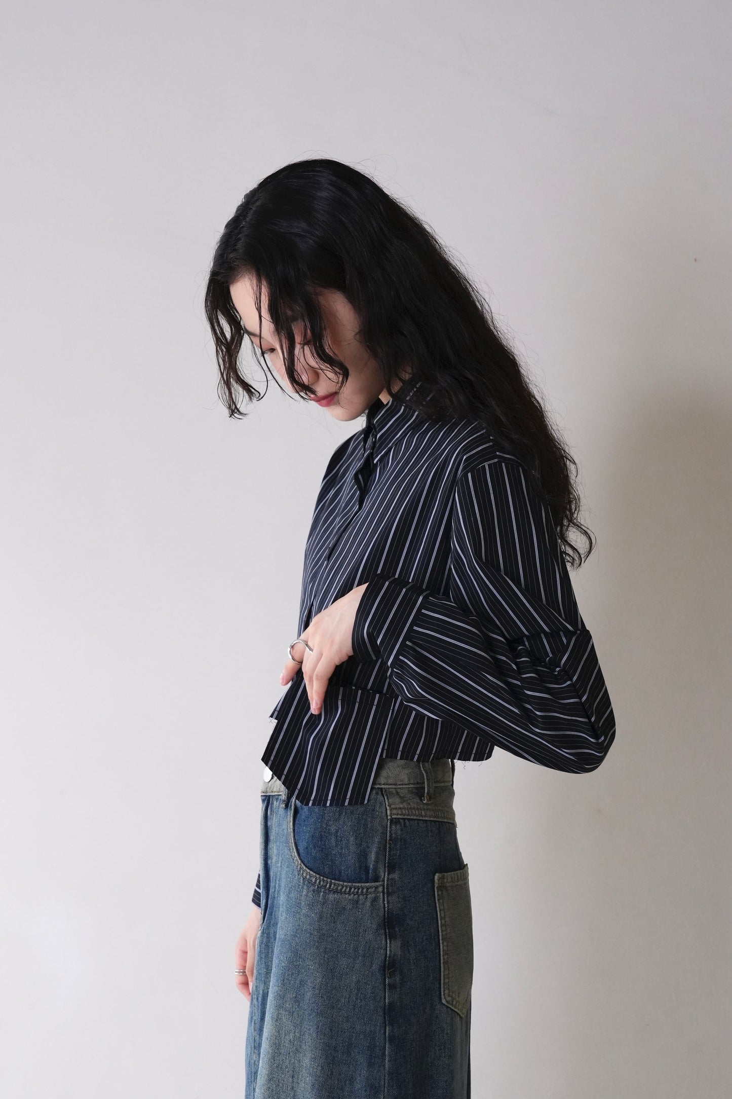 cropped stripe shirt