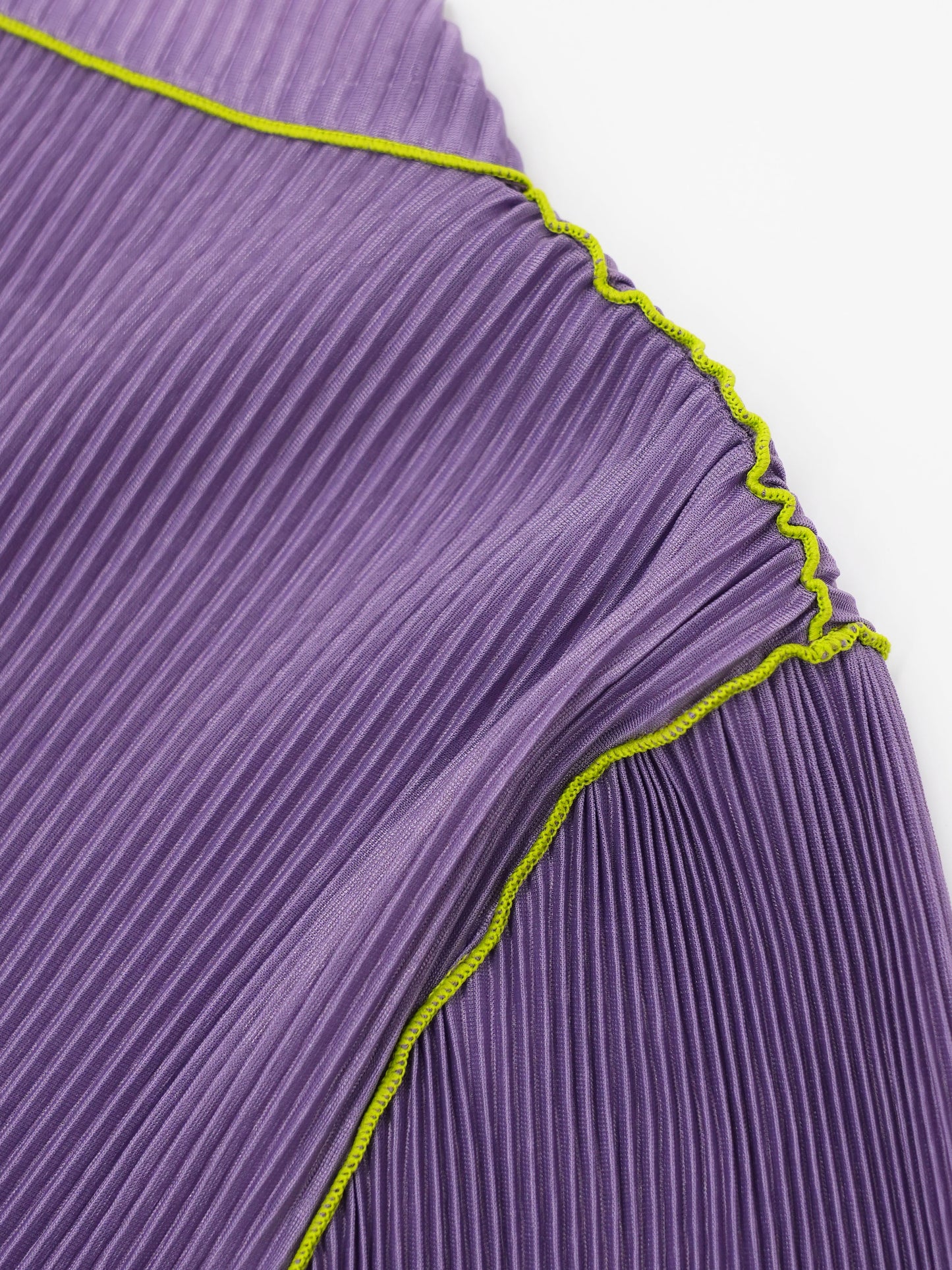 mellow pleats high neck tops