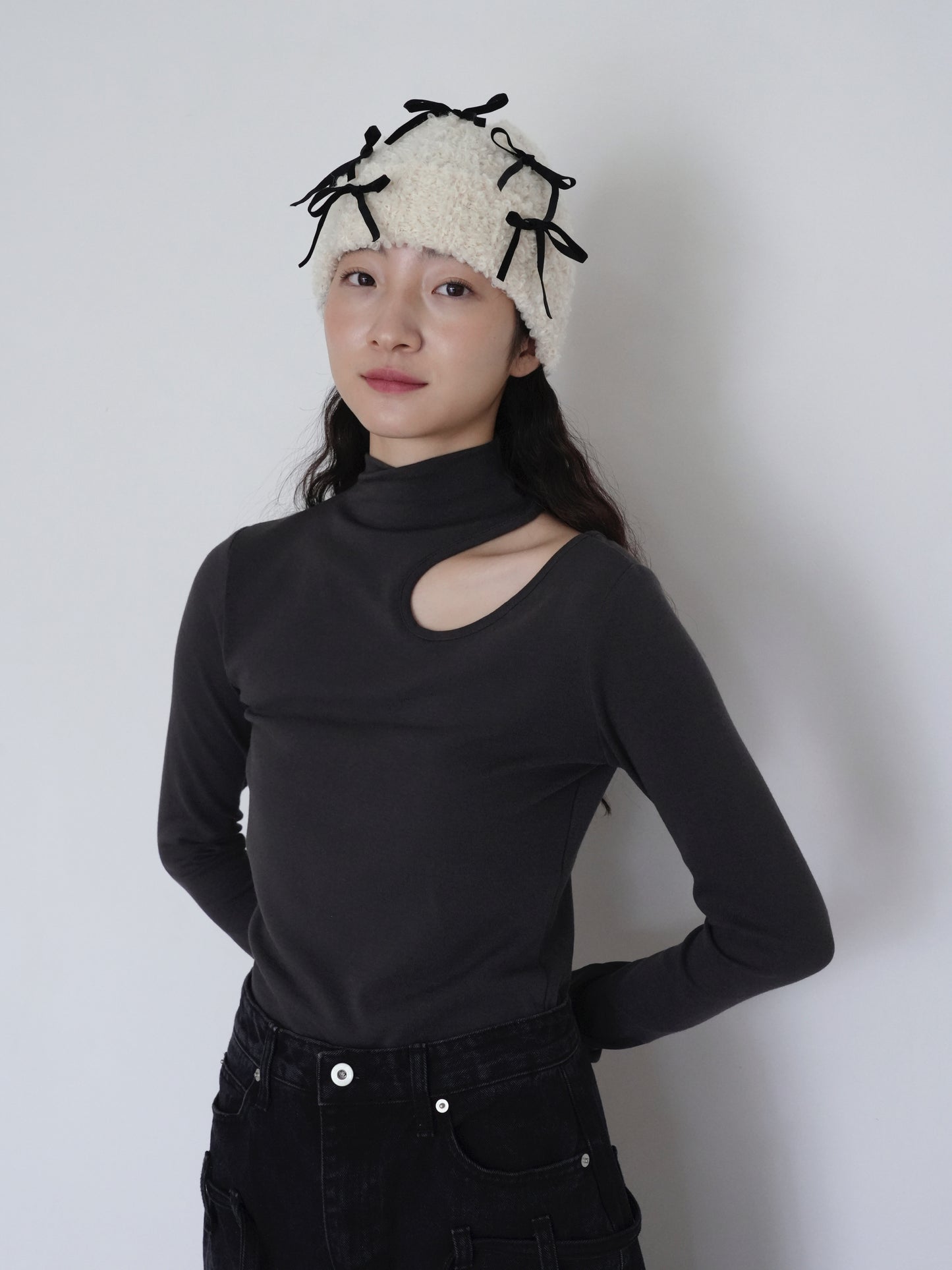 shoulder cut out tops