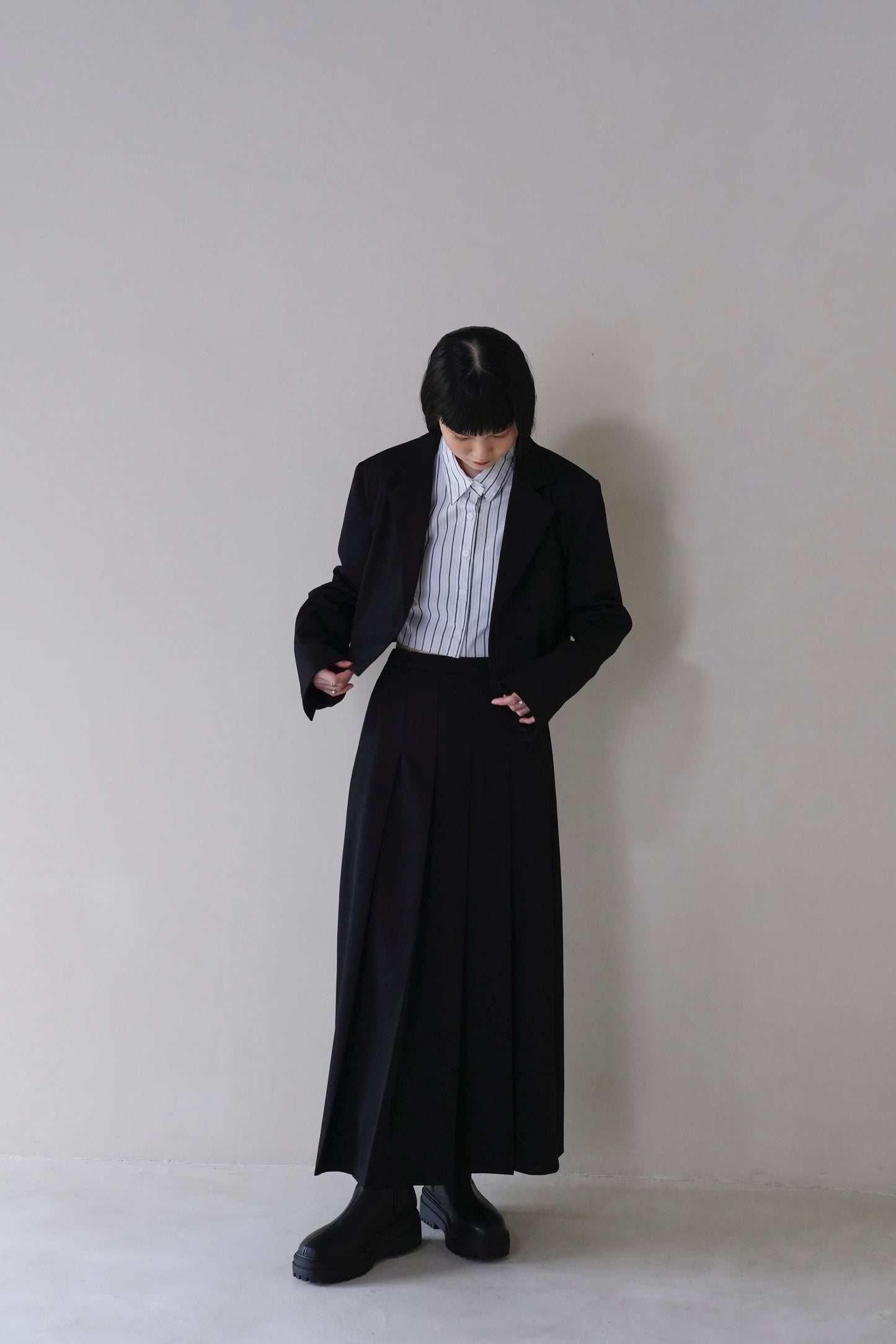tuck pleats long skirt