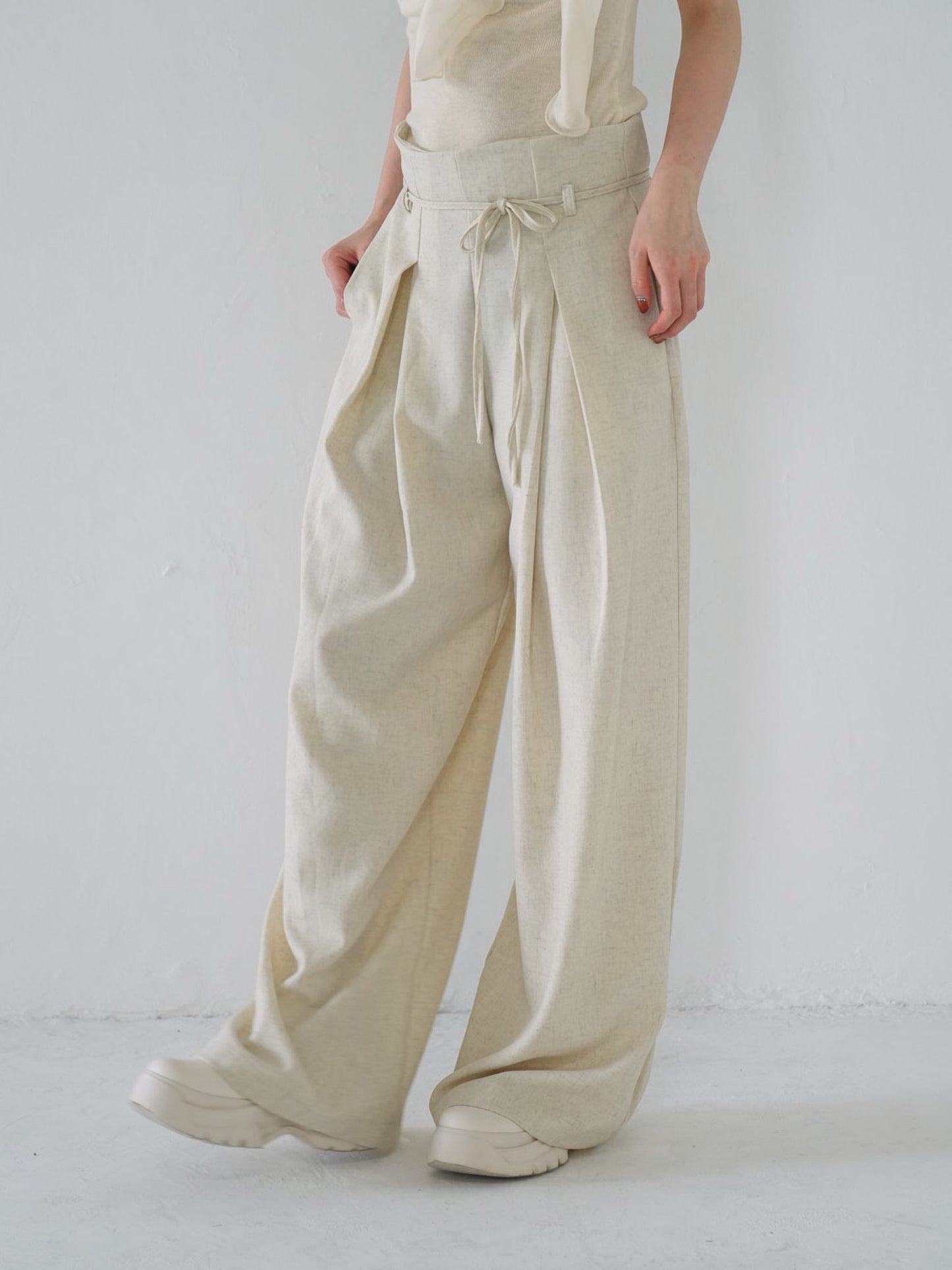 linen like tuck slacks