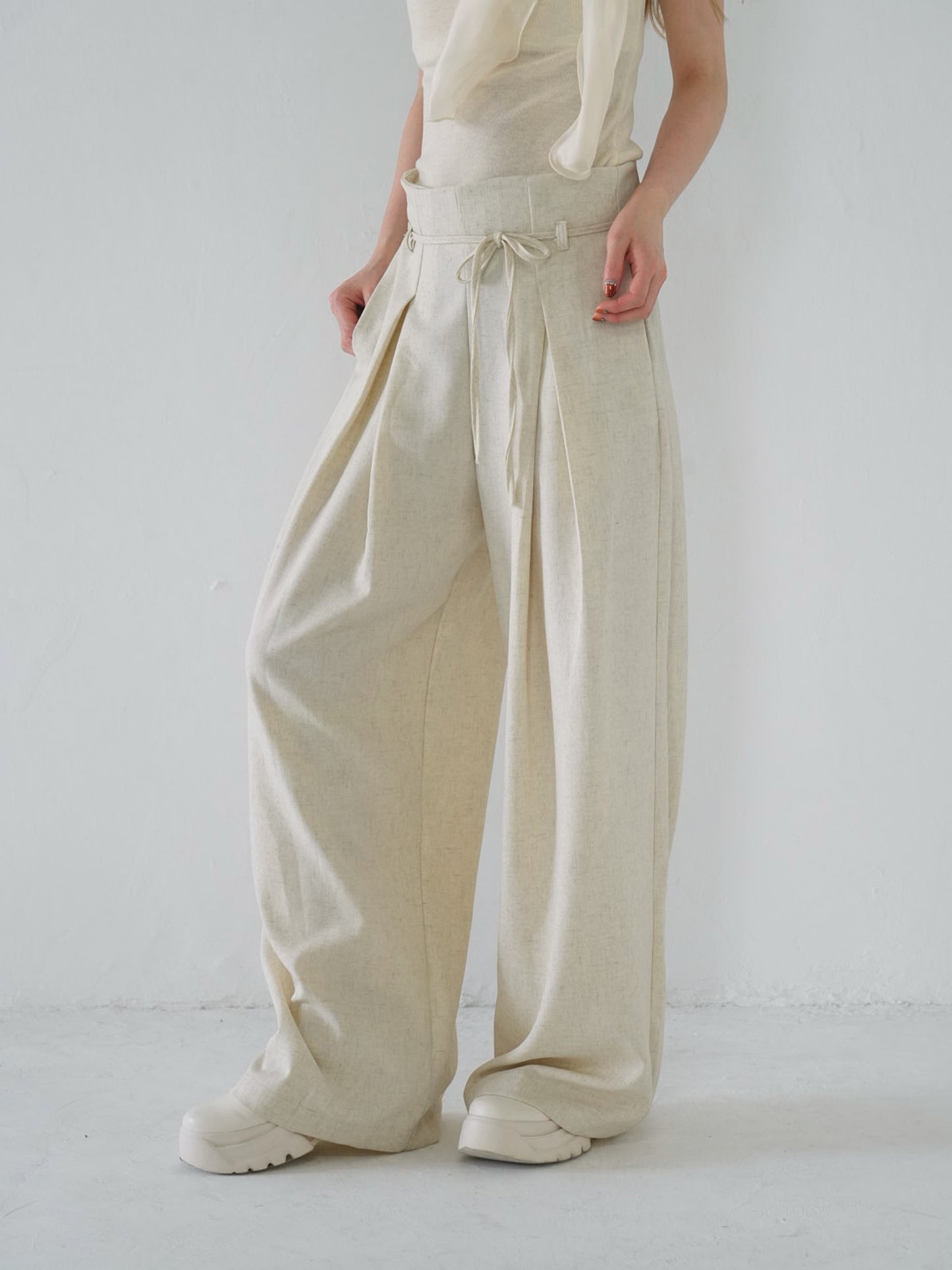 linen like tuck slacks