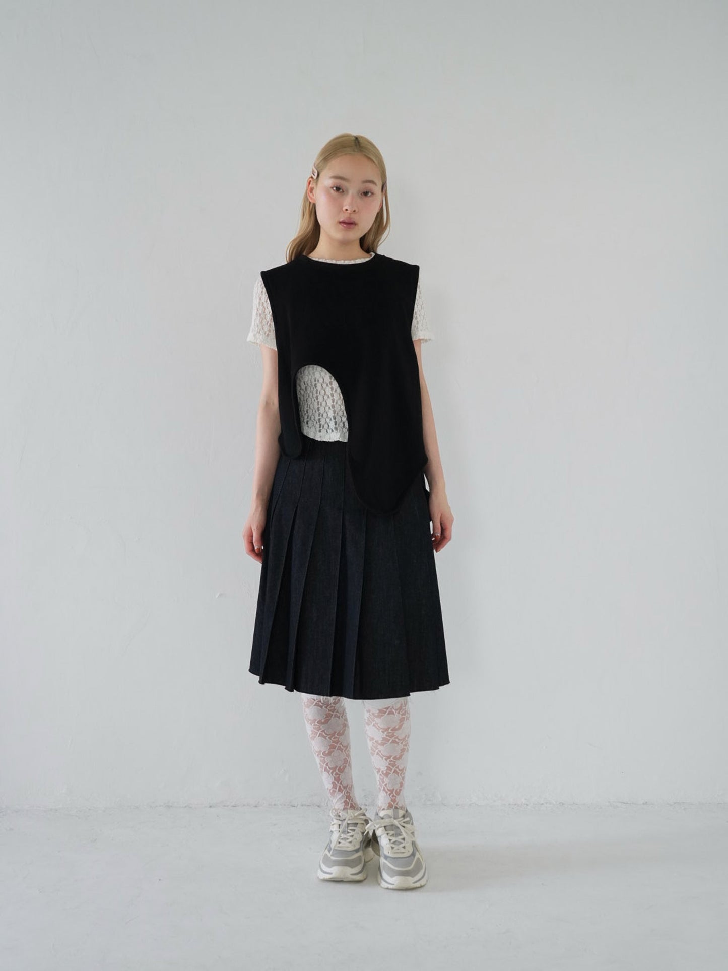unique curve knit vest