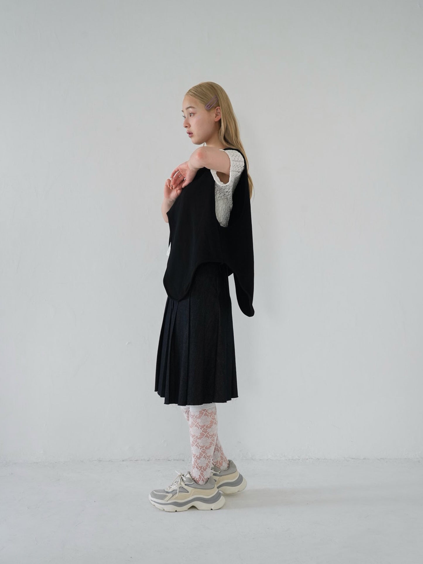 unique curve knit vest