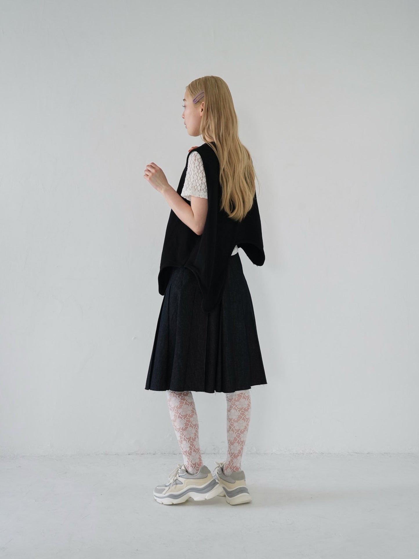 unique curve knit vest