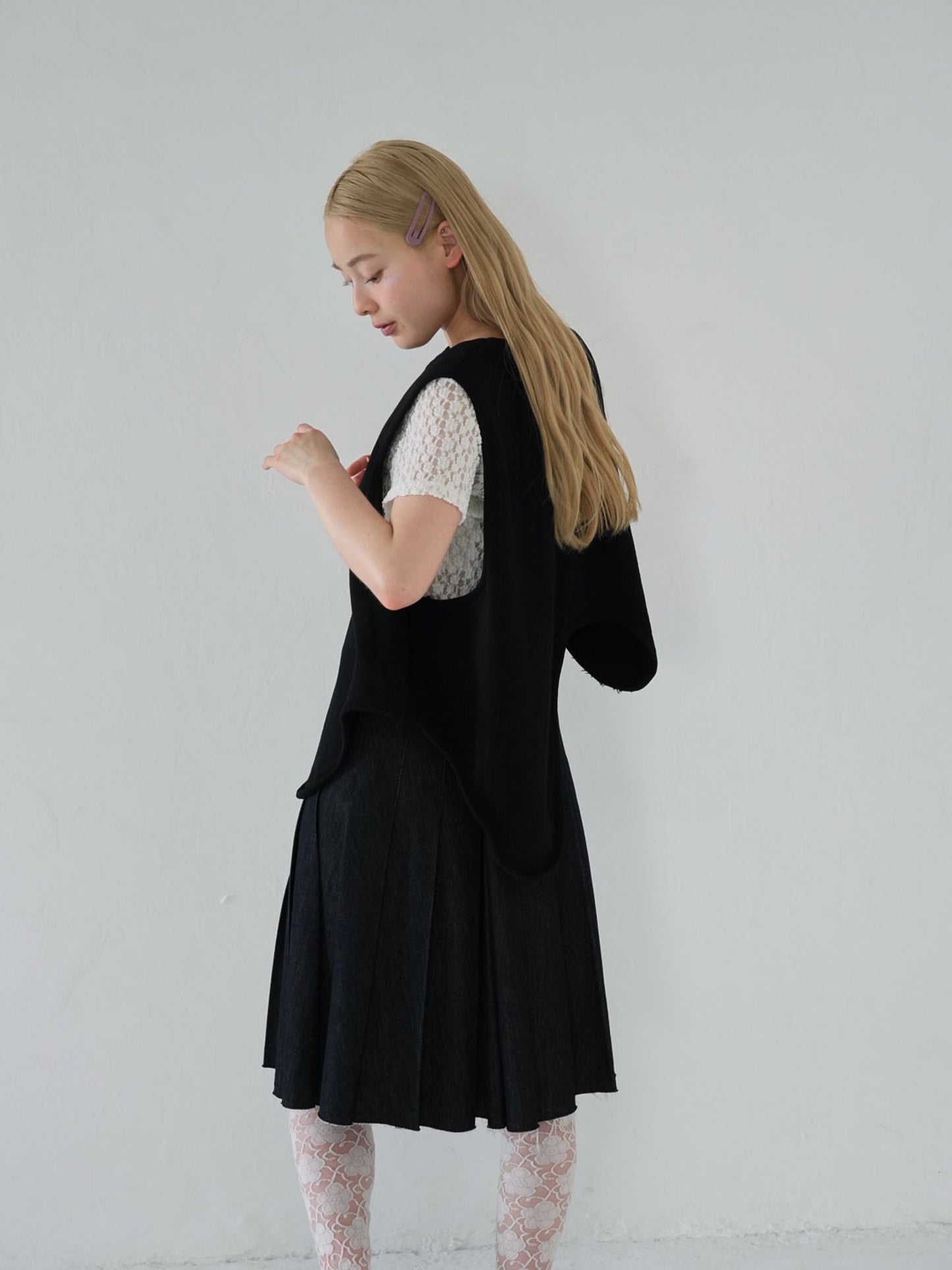 unique curve knit vest