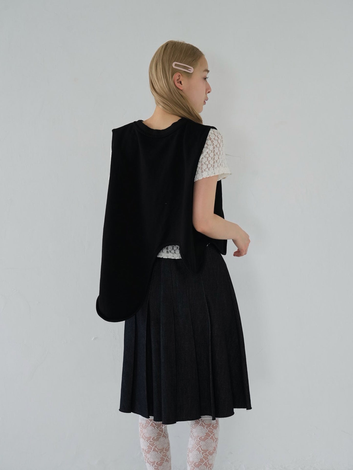 unique curve knit vest