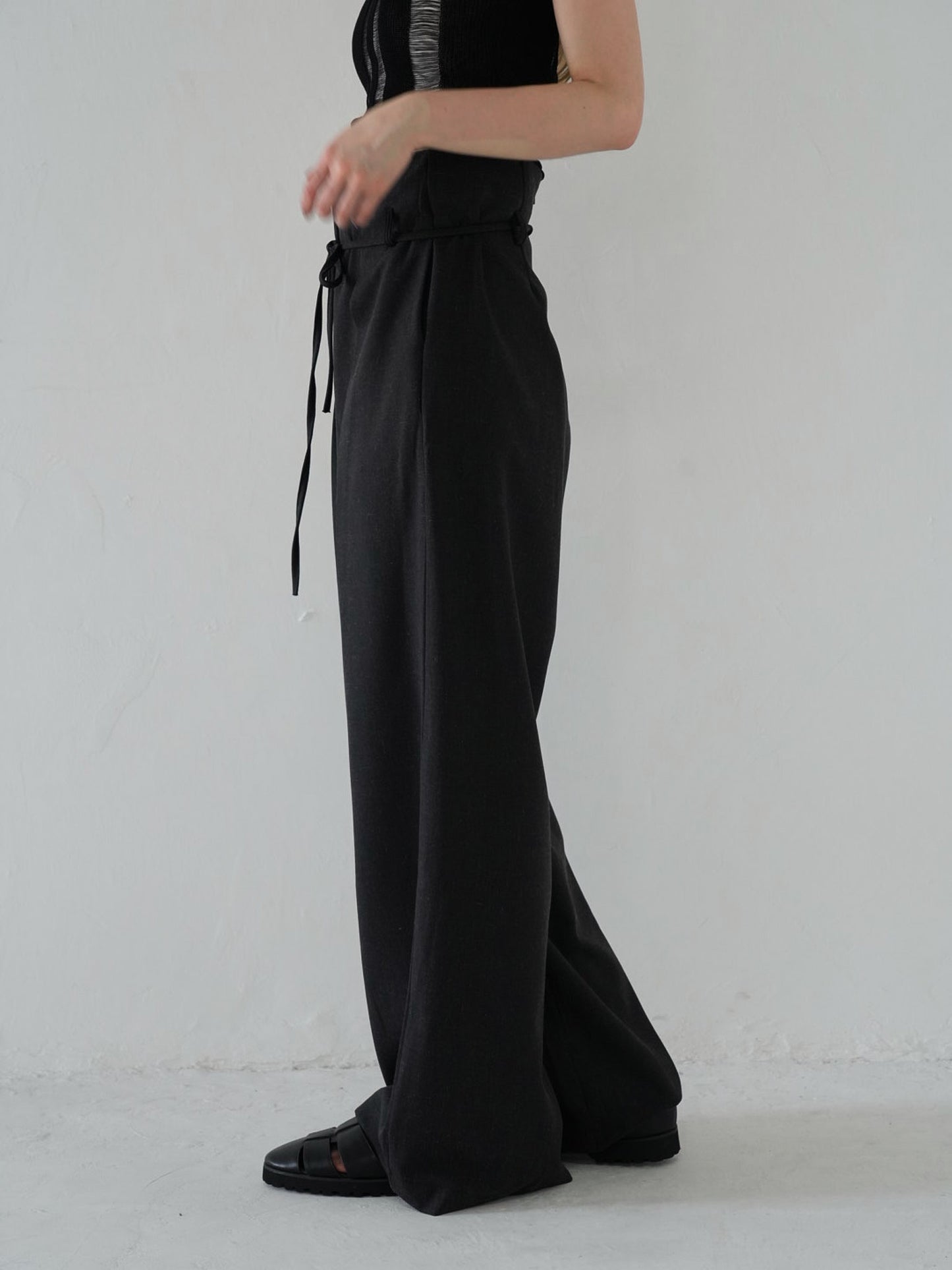 linen like tuck slacks