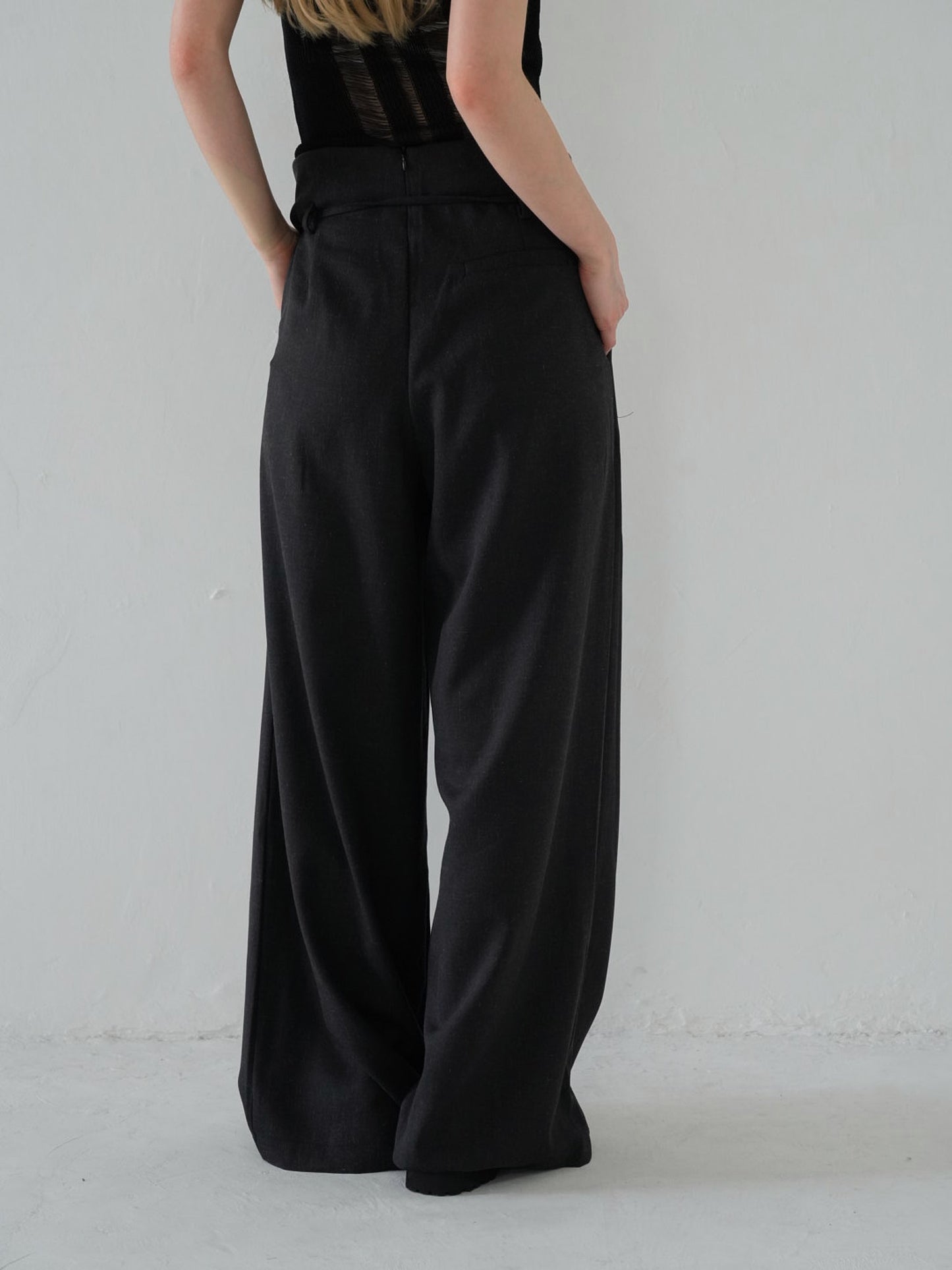 linen like tuck slacks