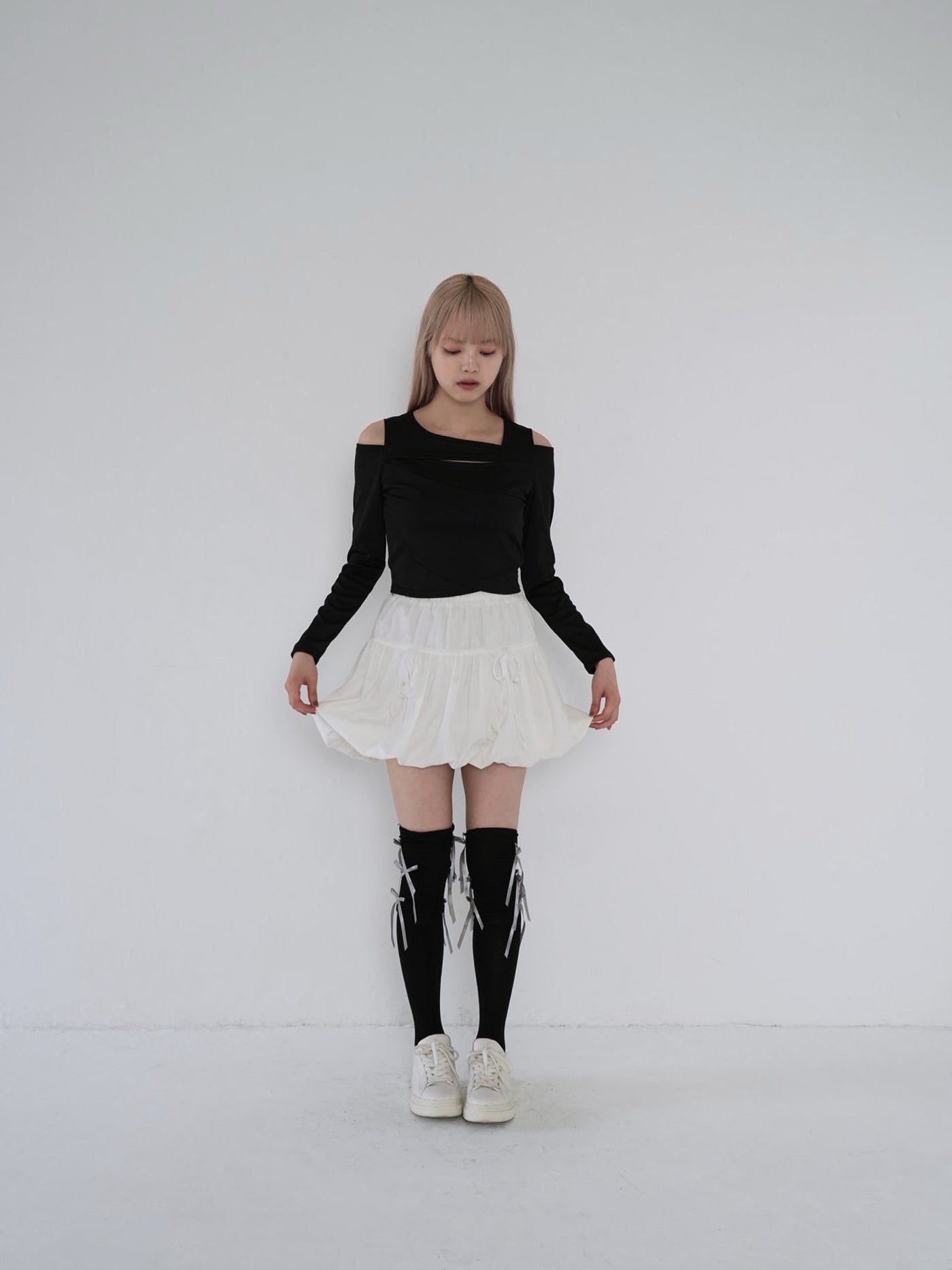 slouchy tie-up thigh socks