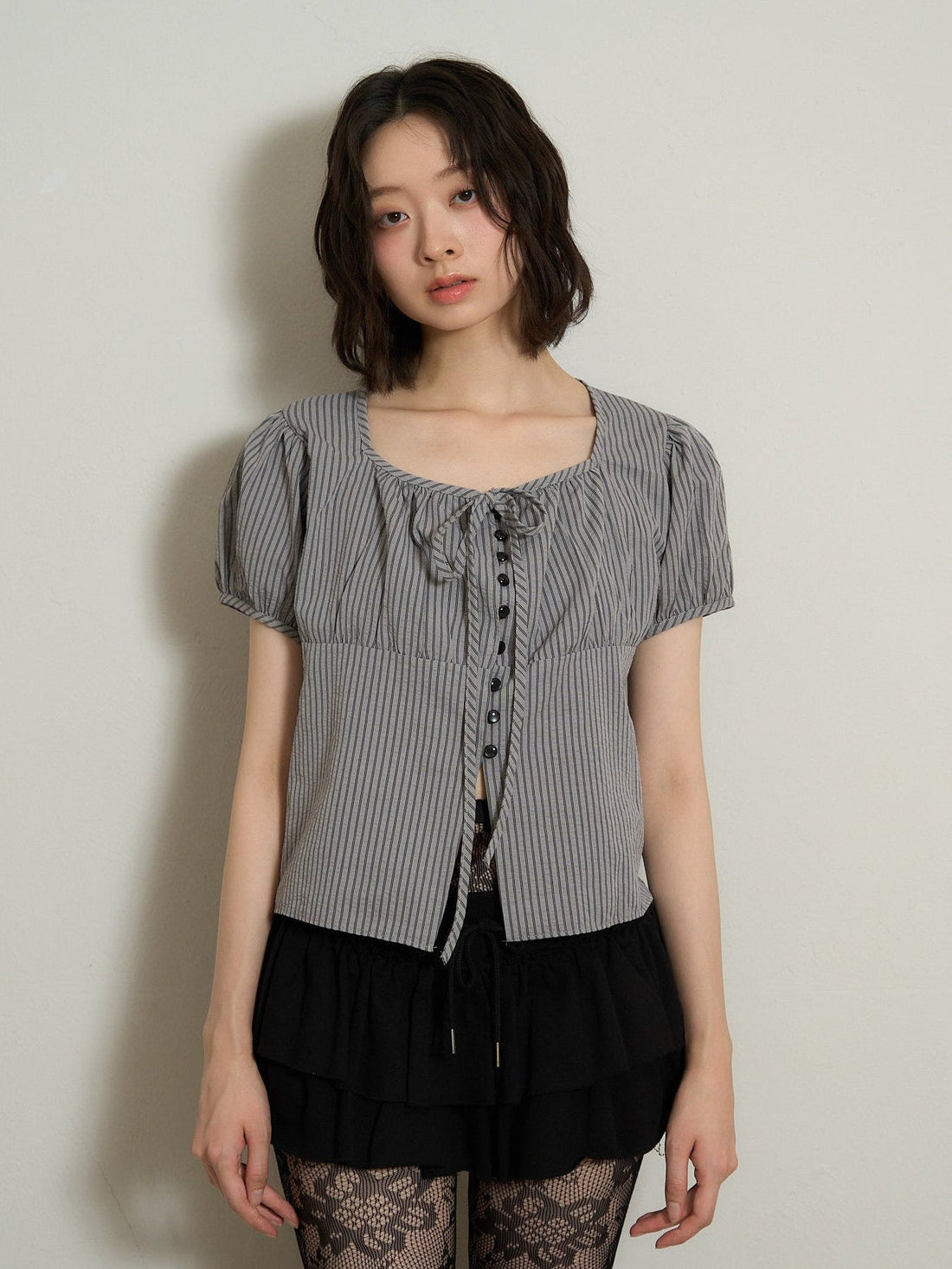 stripe ribbon blouse 真夏の着こなし