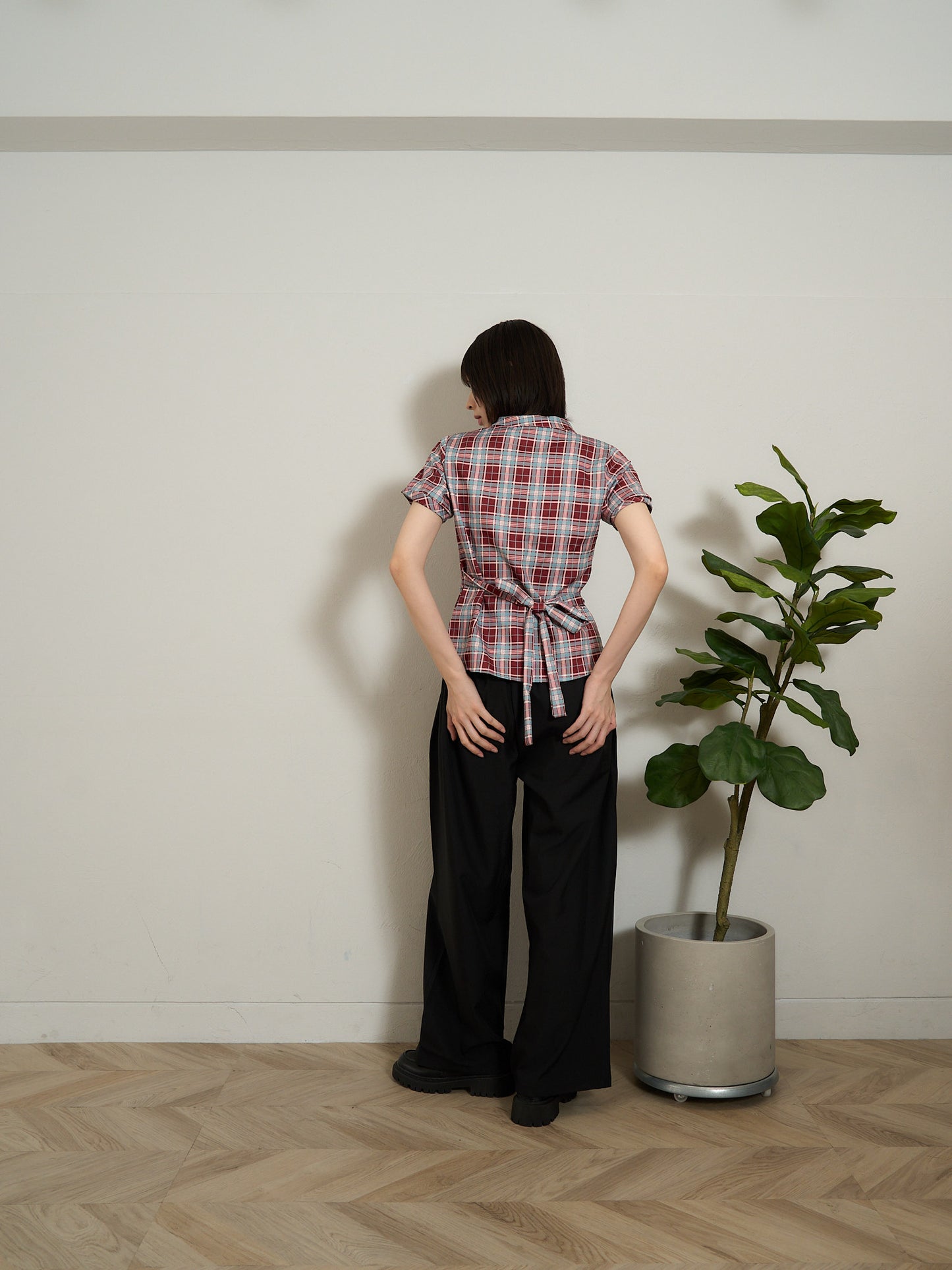 twist button check top