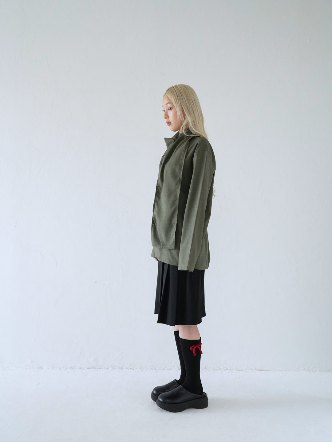 【 10月上旬発送予定 】drape neck asymmetric blouse