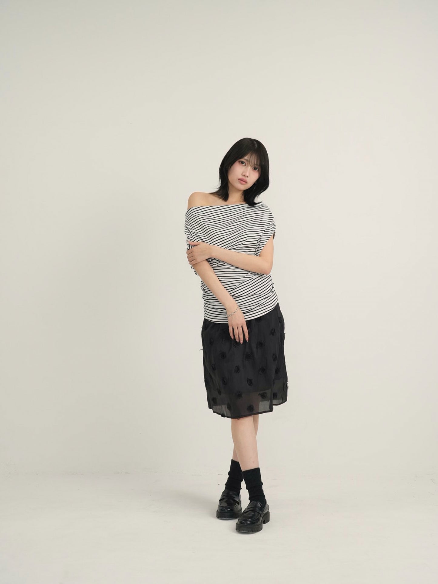 one shoulder border tee