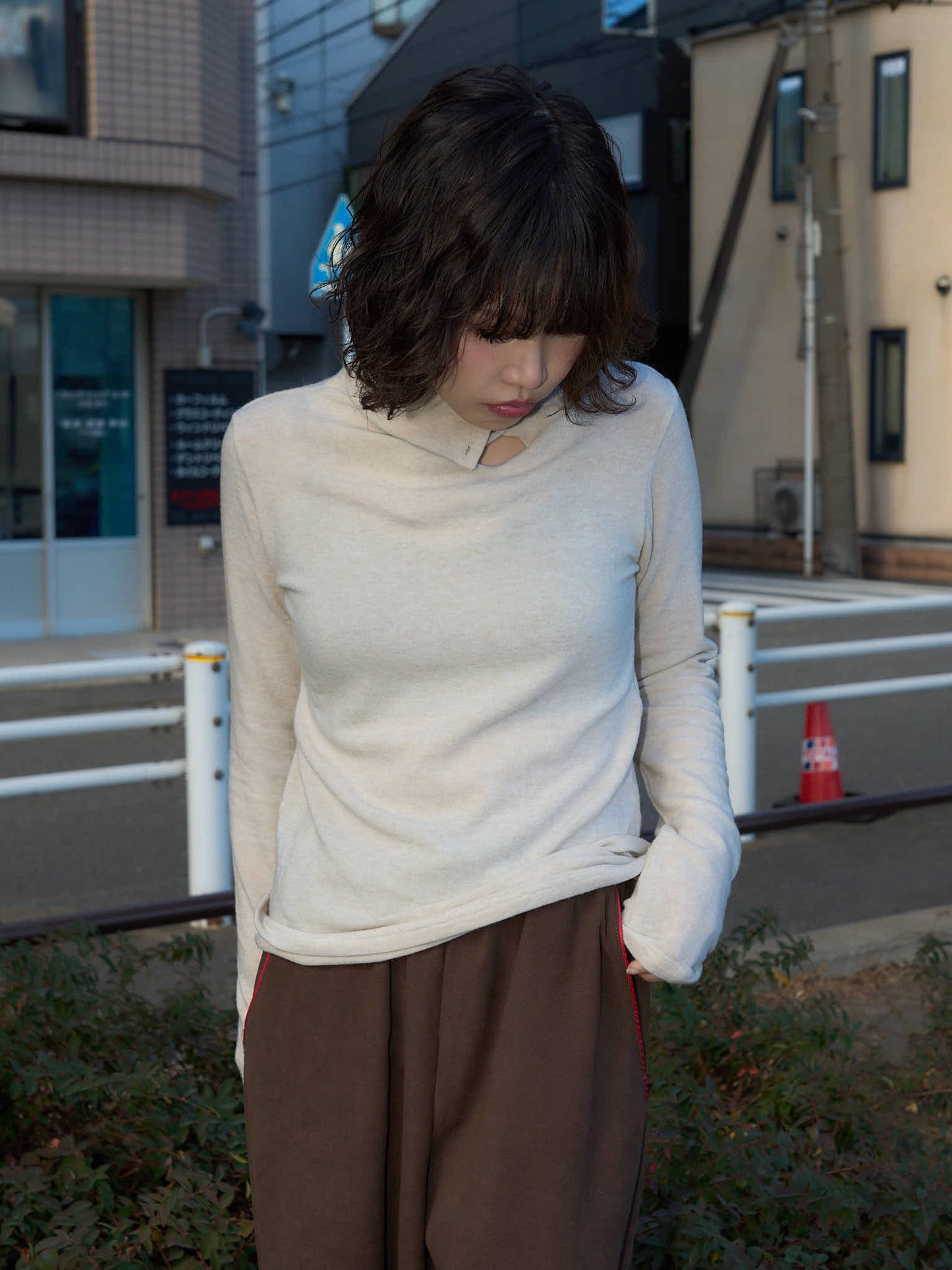 button high neck knit