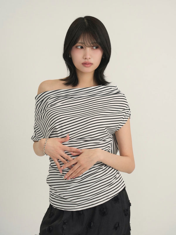 one shoulder border tee