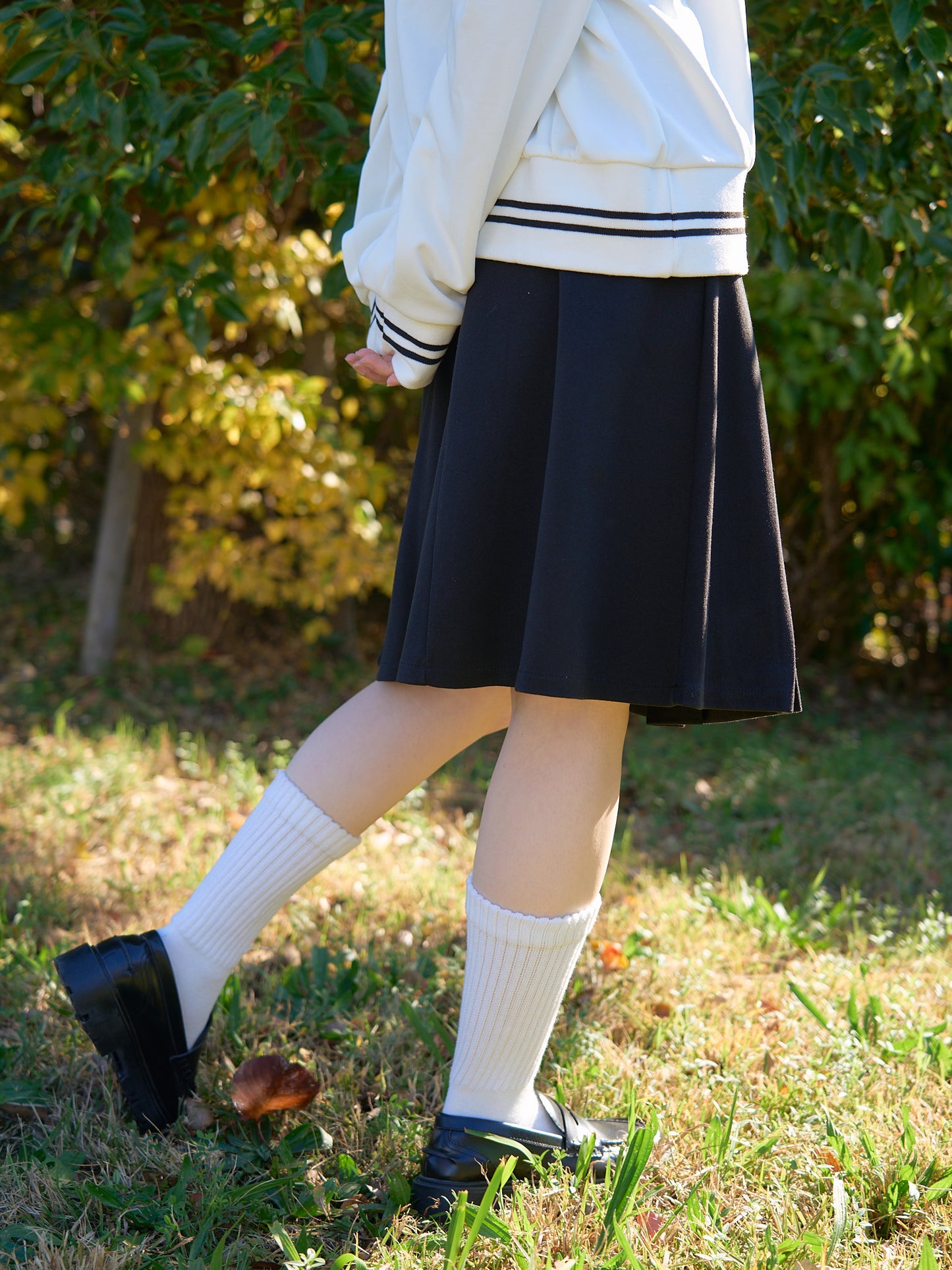 classic midi pleated skirt