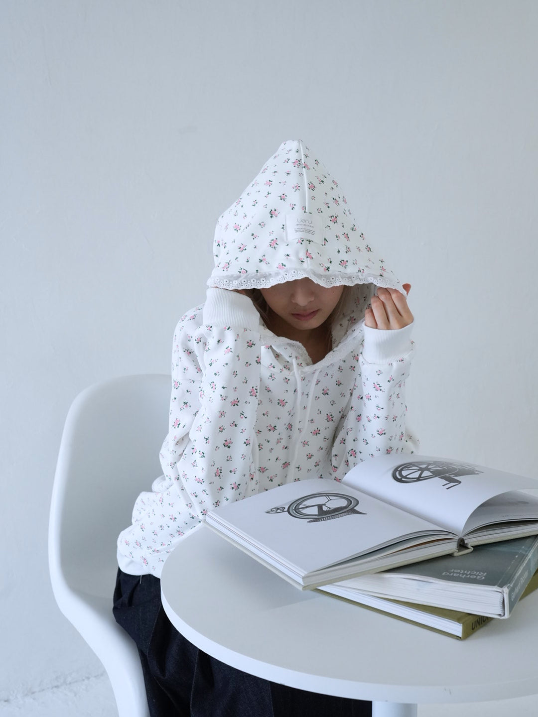【 10月上旬発送予定 】tiny floral frill hoodie