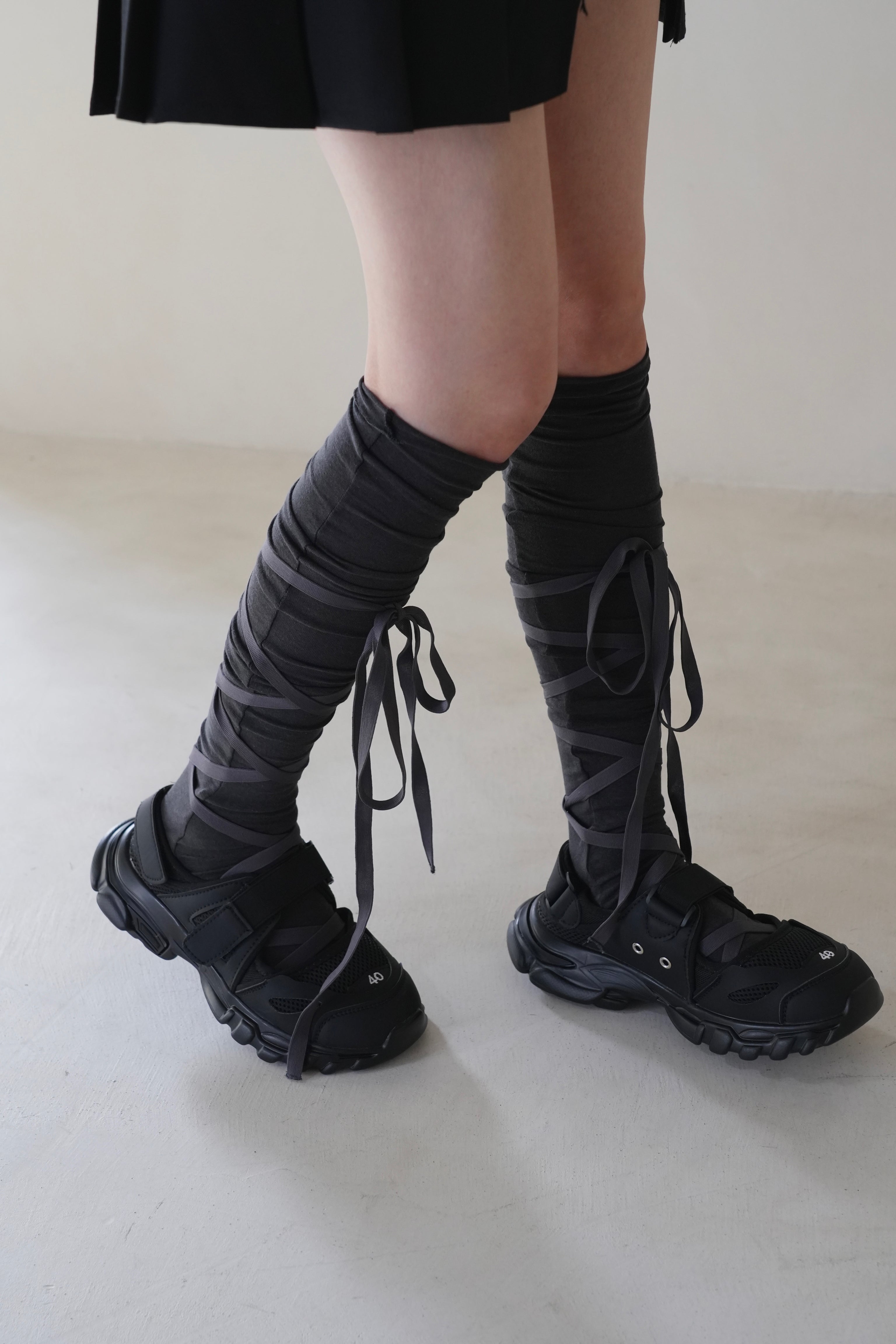 cross ribbon high socks