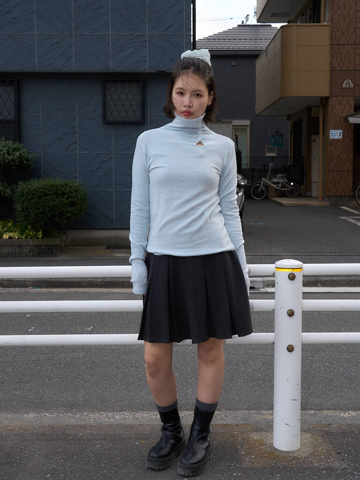 button high neck knit