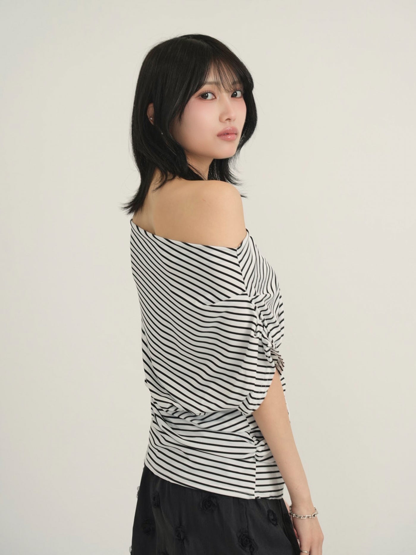 one shoulder border tee