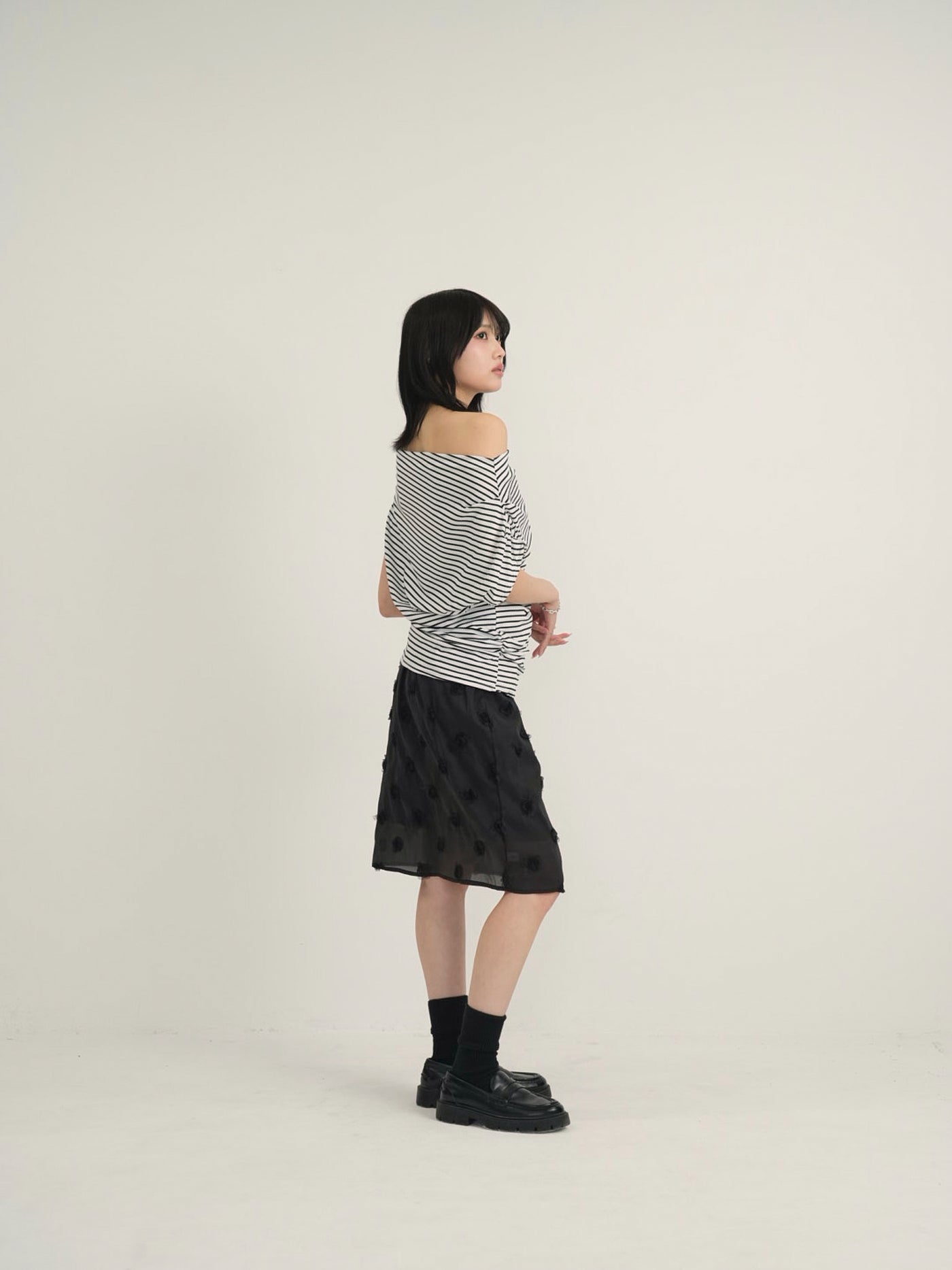 one shoulder border tee
