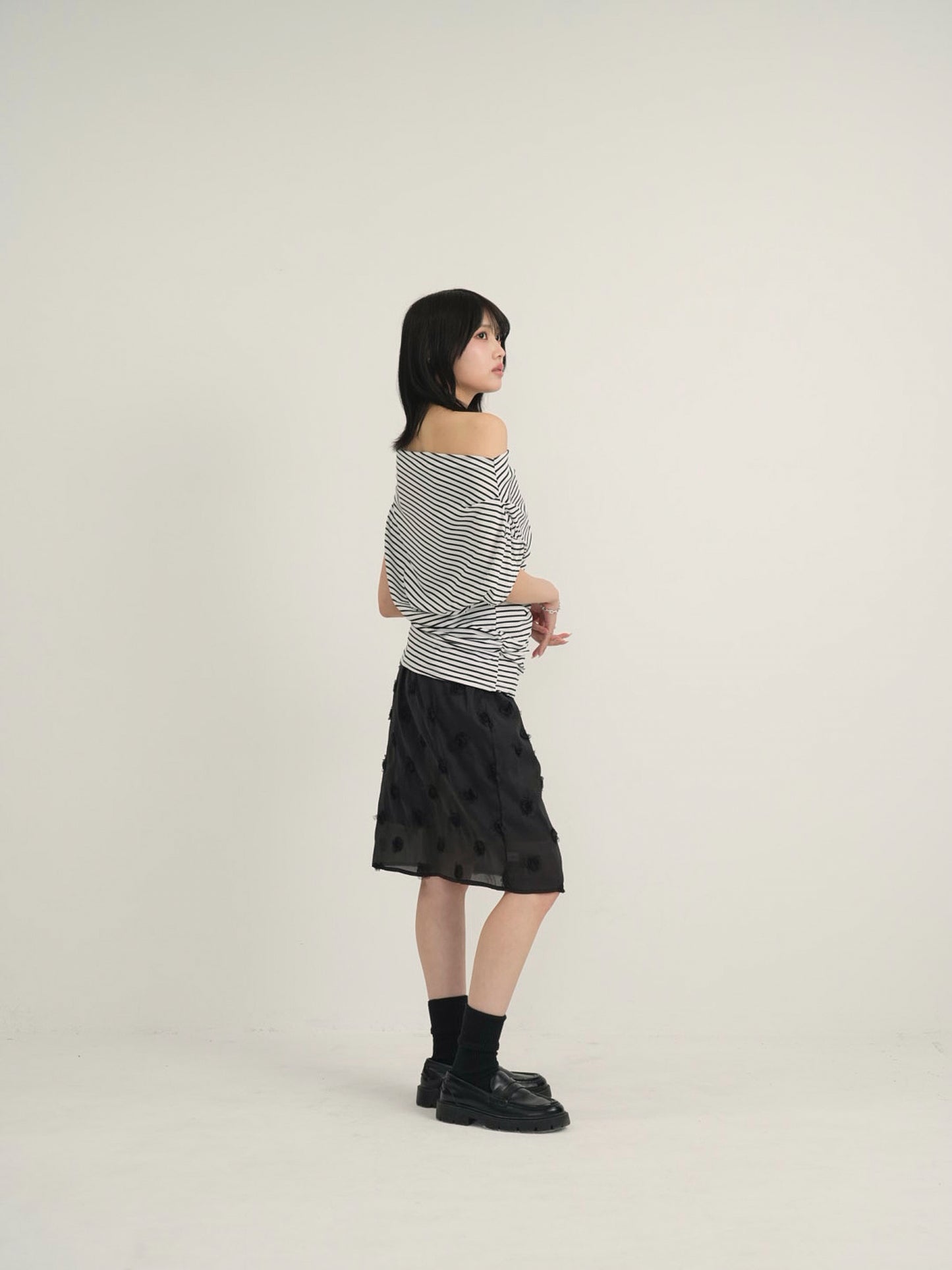 one shoulder border tee