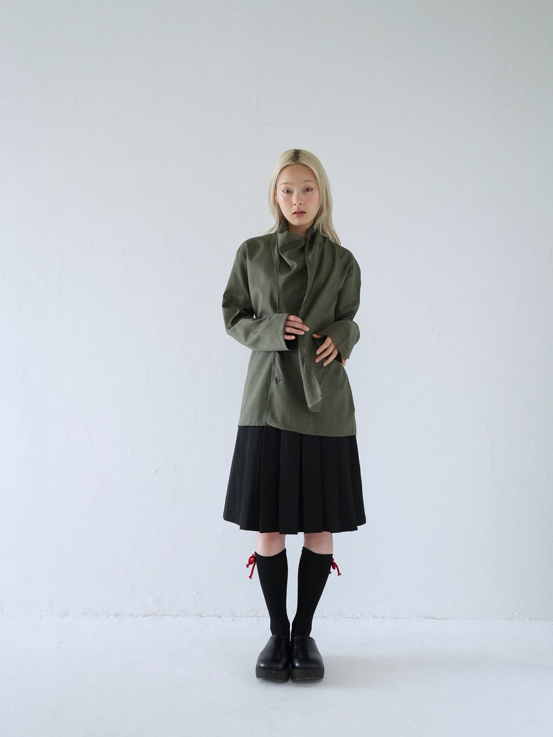 【 10月上旬発送予定 】drape neck asymmetric blouse