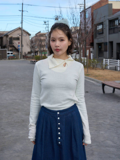button high neck knit