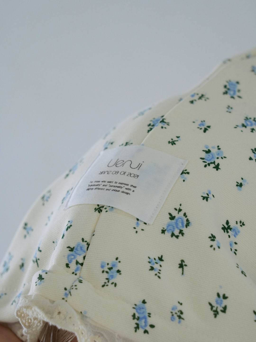 【 10月上旬発送予定 】tiny floral frill hoodie