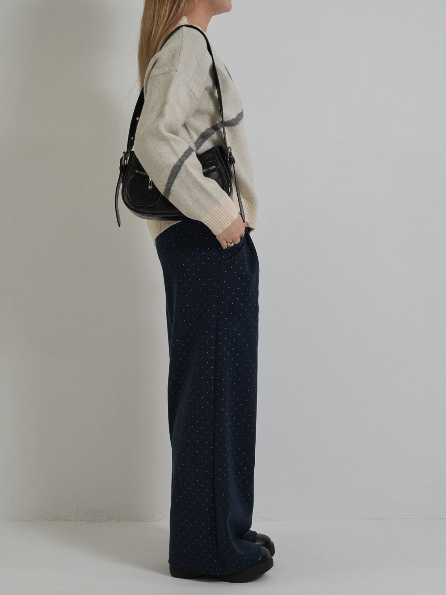 flow diagonally ribbon knit