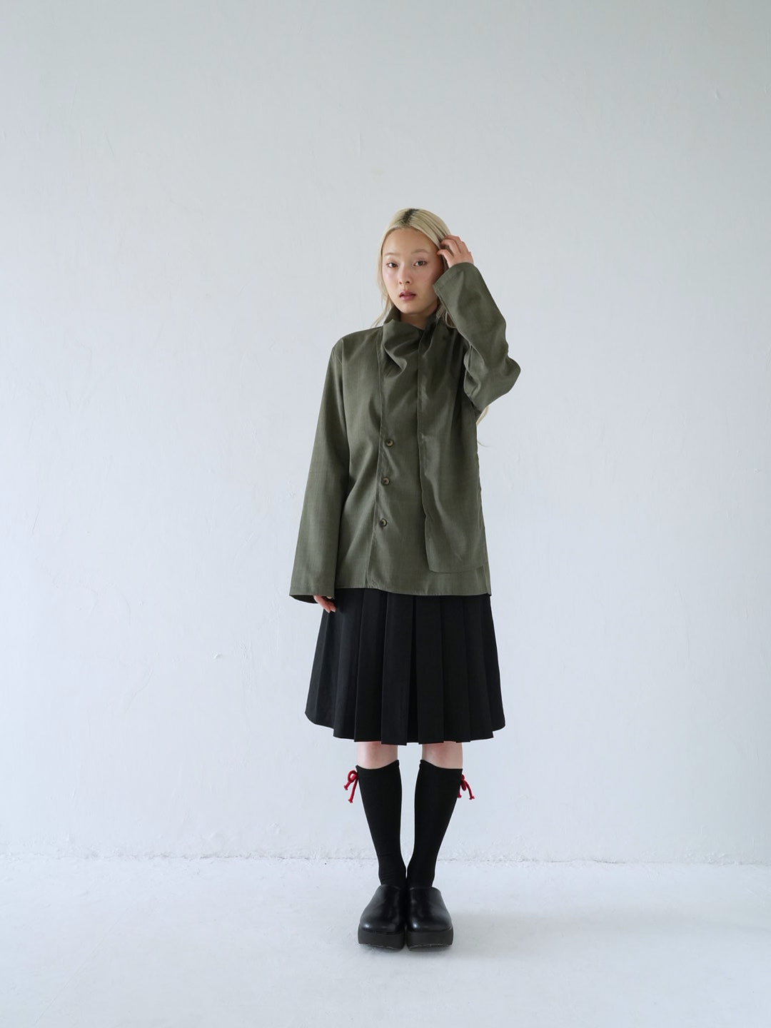 【 10月上旬発送予定 】drape neck asymmetric blouse