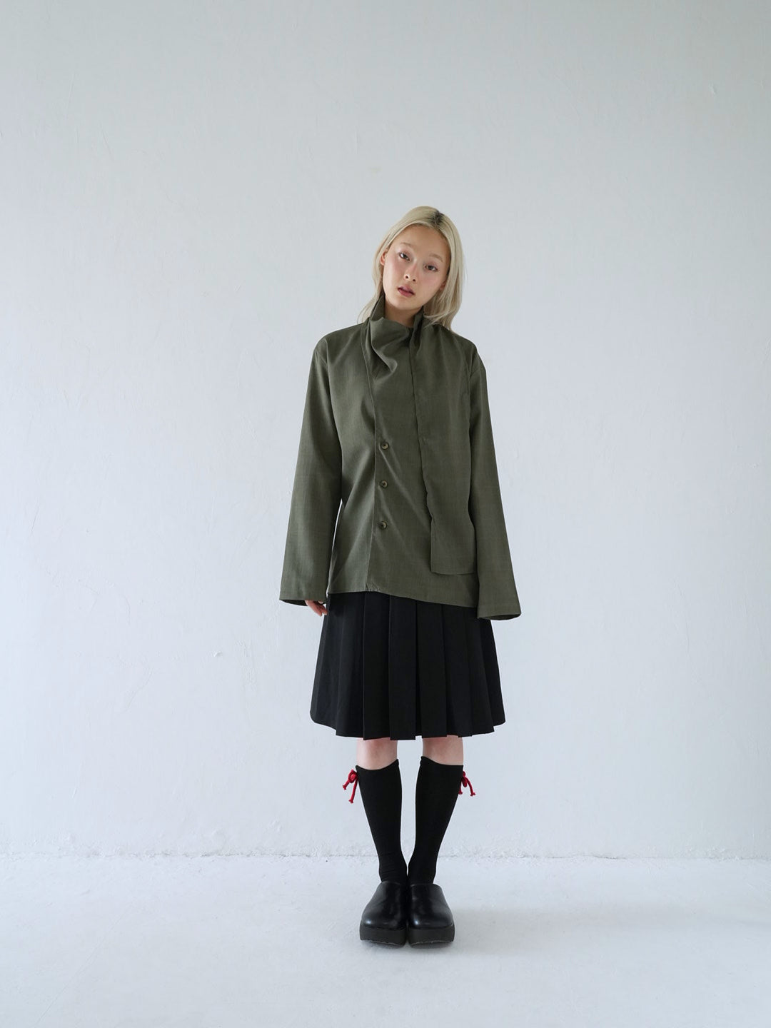 【 10月上旬発送予定 】drape neck asymmetric blouse
